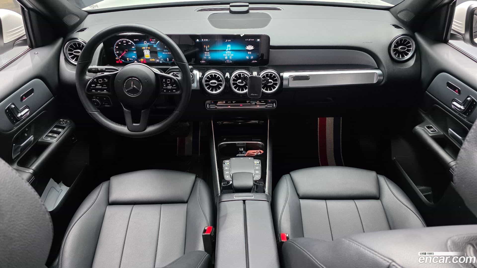 GLB-Class Mercedes-Benz 2021.8-INNER-007