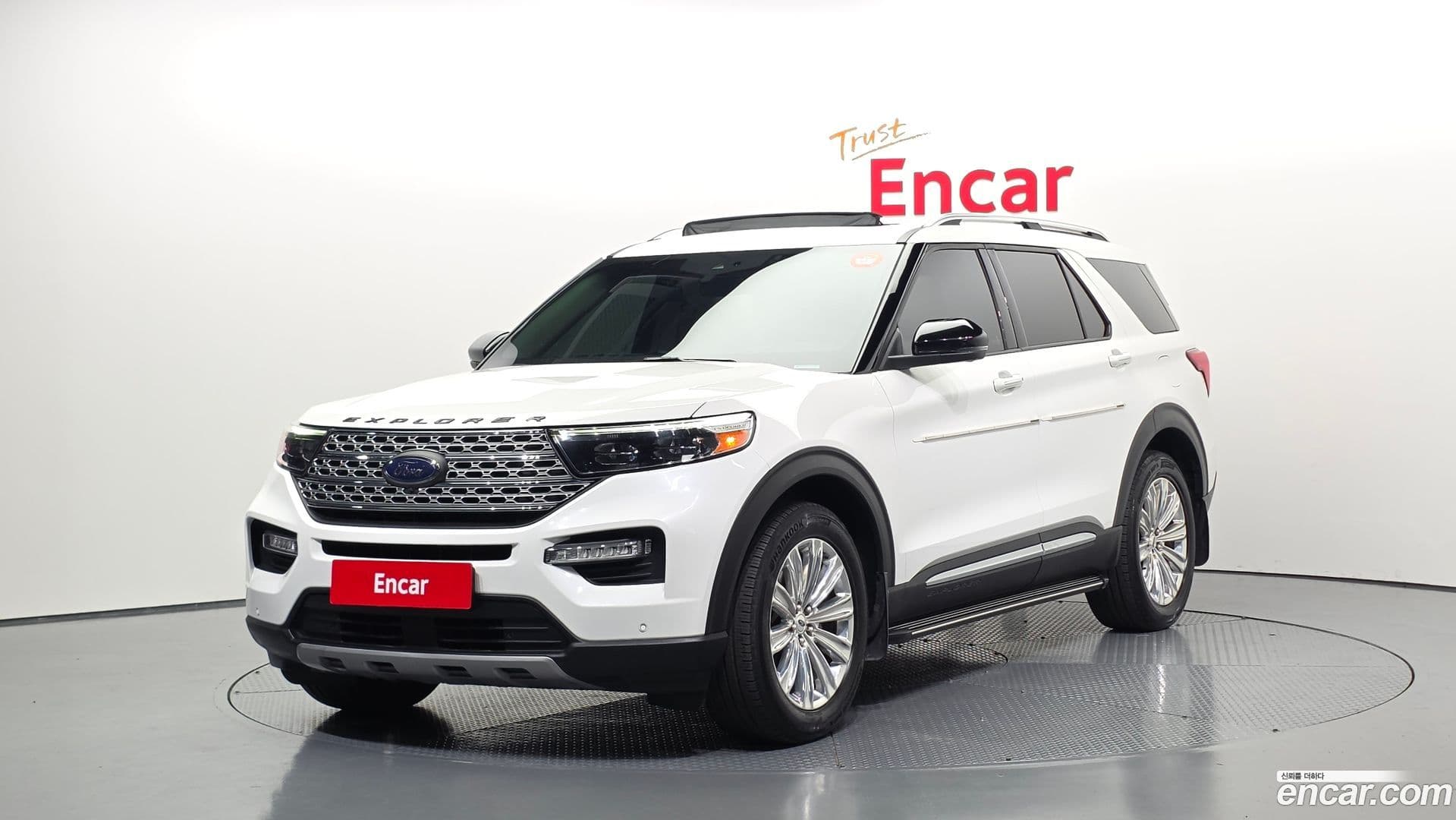 Main__Slider__Photo:Explorer Ford 2020.11-0