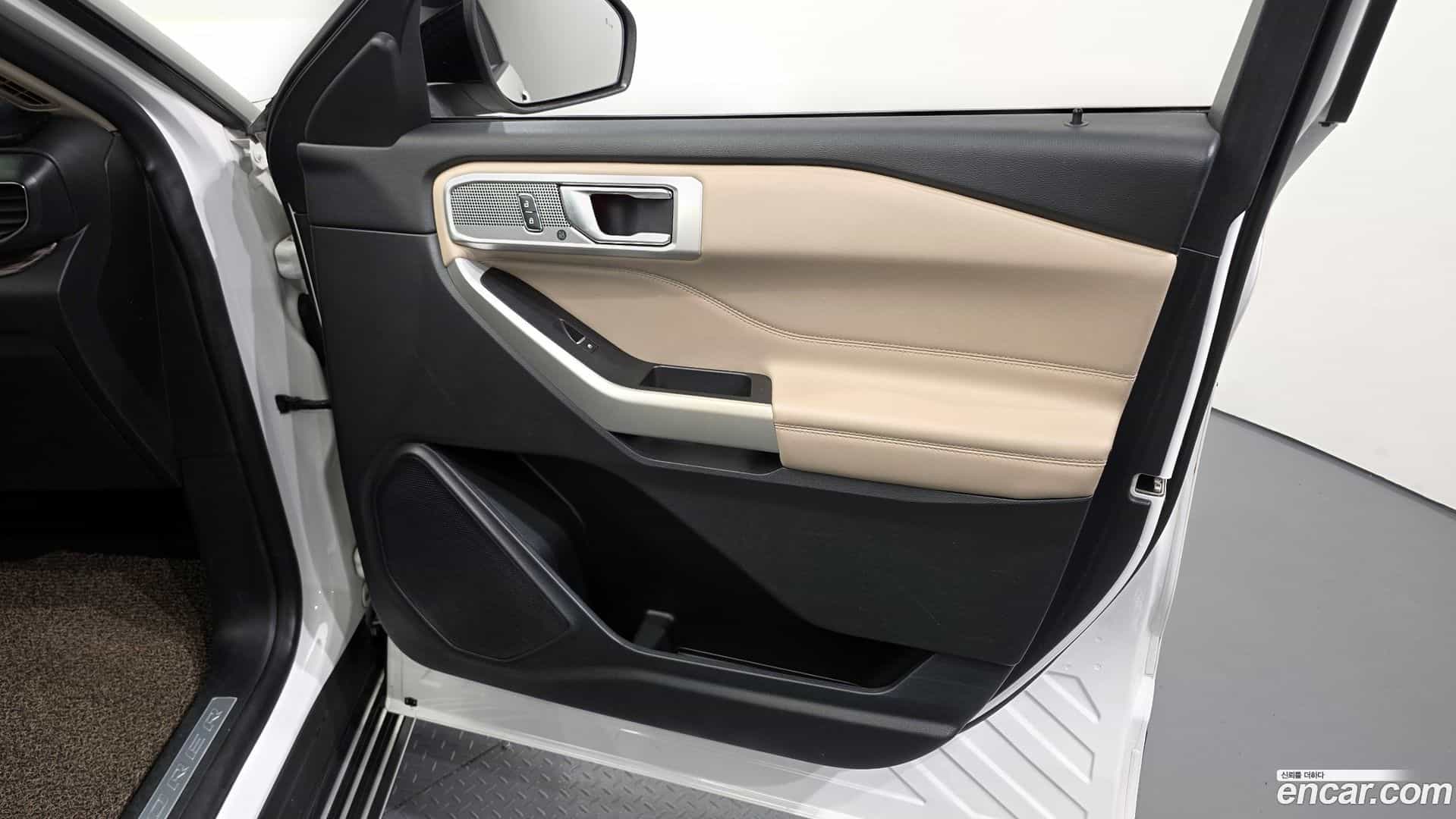 Explorer Ford 2020.11-INNER-034