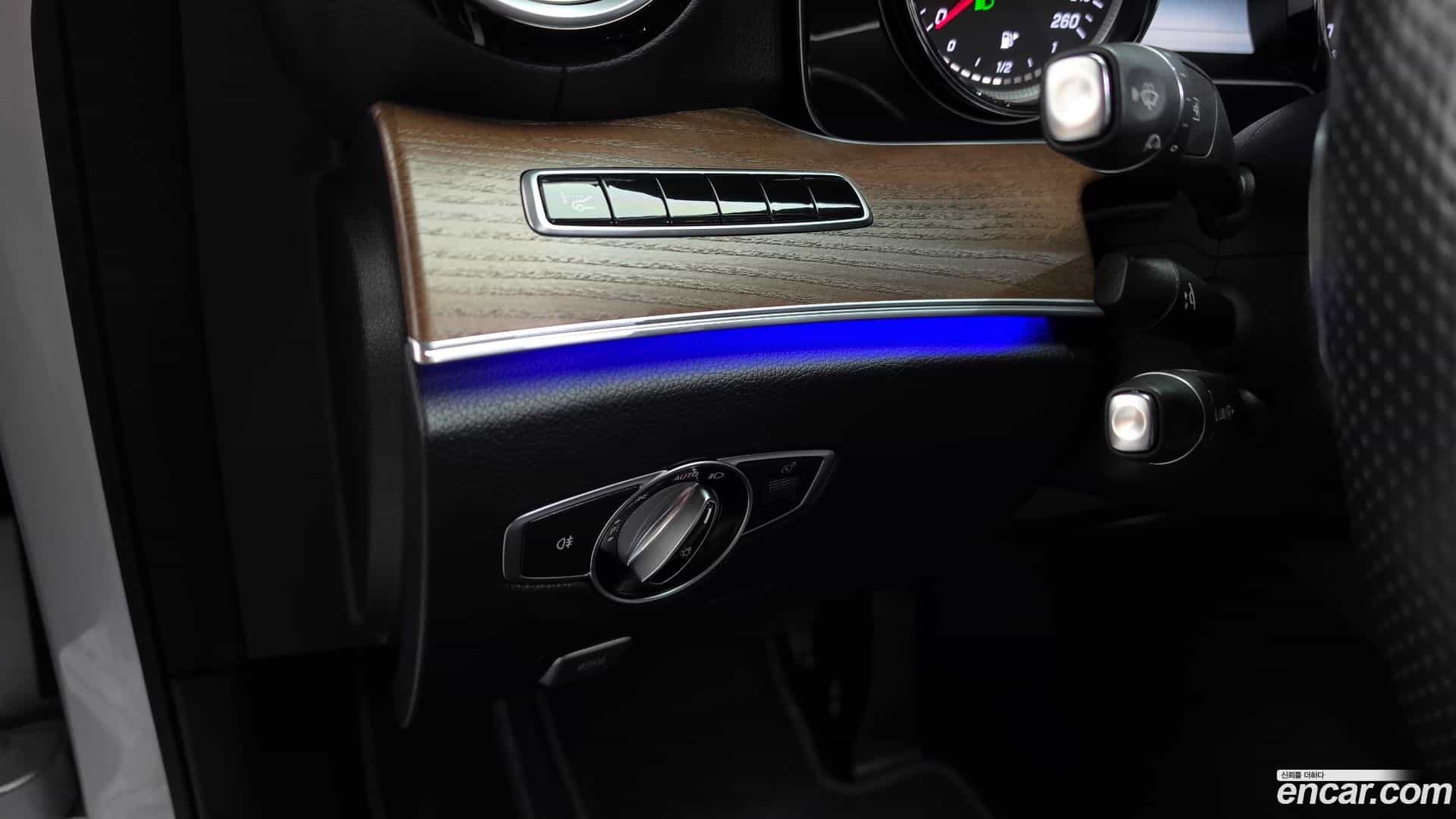 E-Class Mercedes-Benz 2017.7-OPTION-023