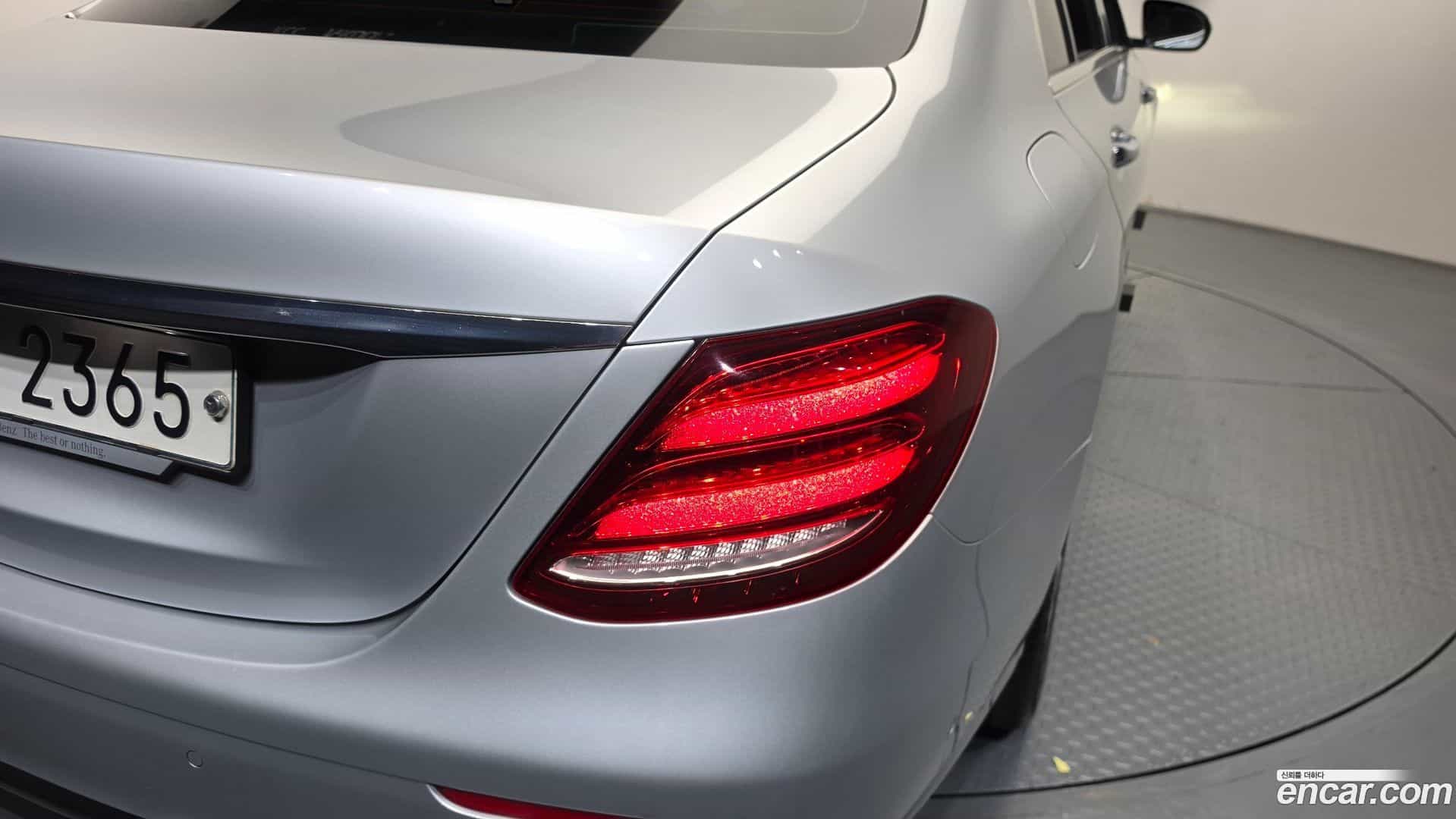 E-Class Mercedes-Benz 2017.7-OUTER-033