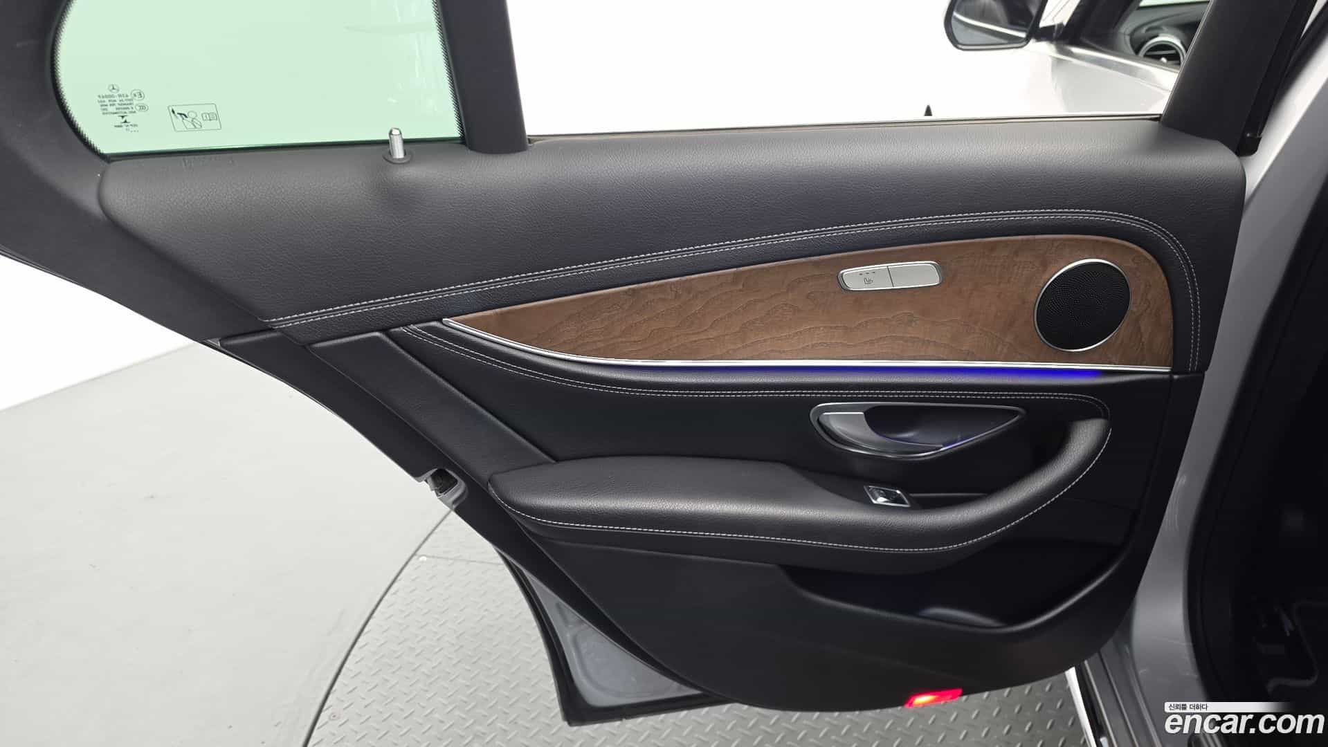 E-Class Mercedes-Benz 2017.7-INNER-035