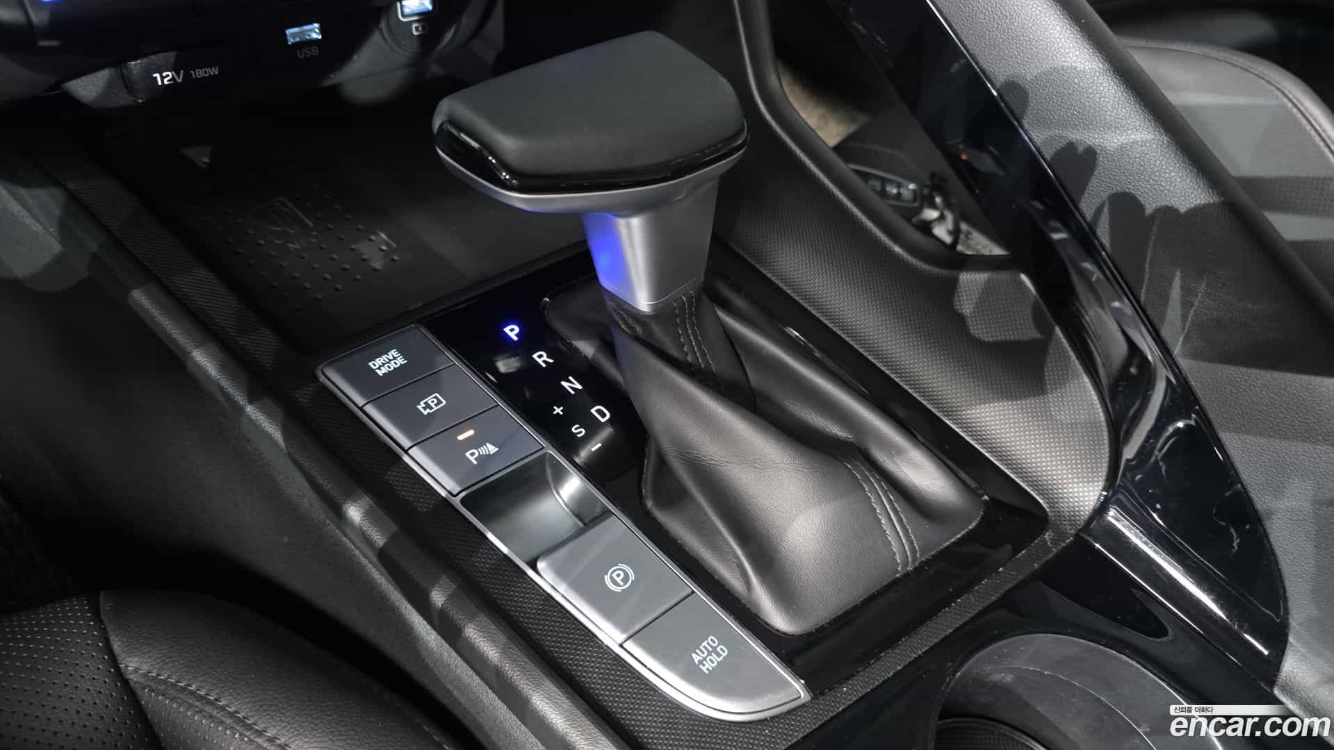 AVANTE Hyundai 2020.5-INNER-009