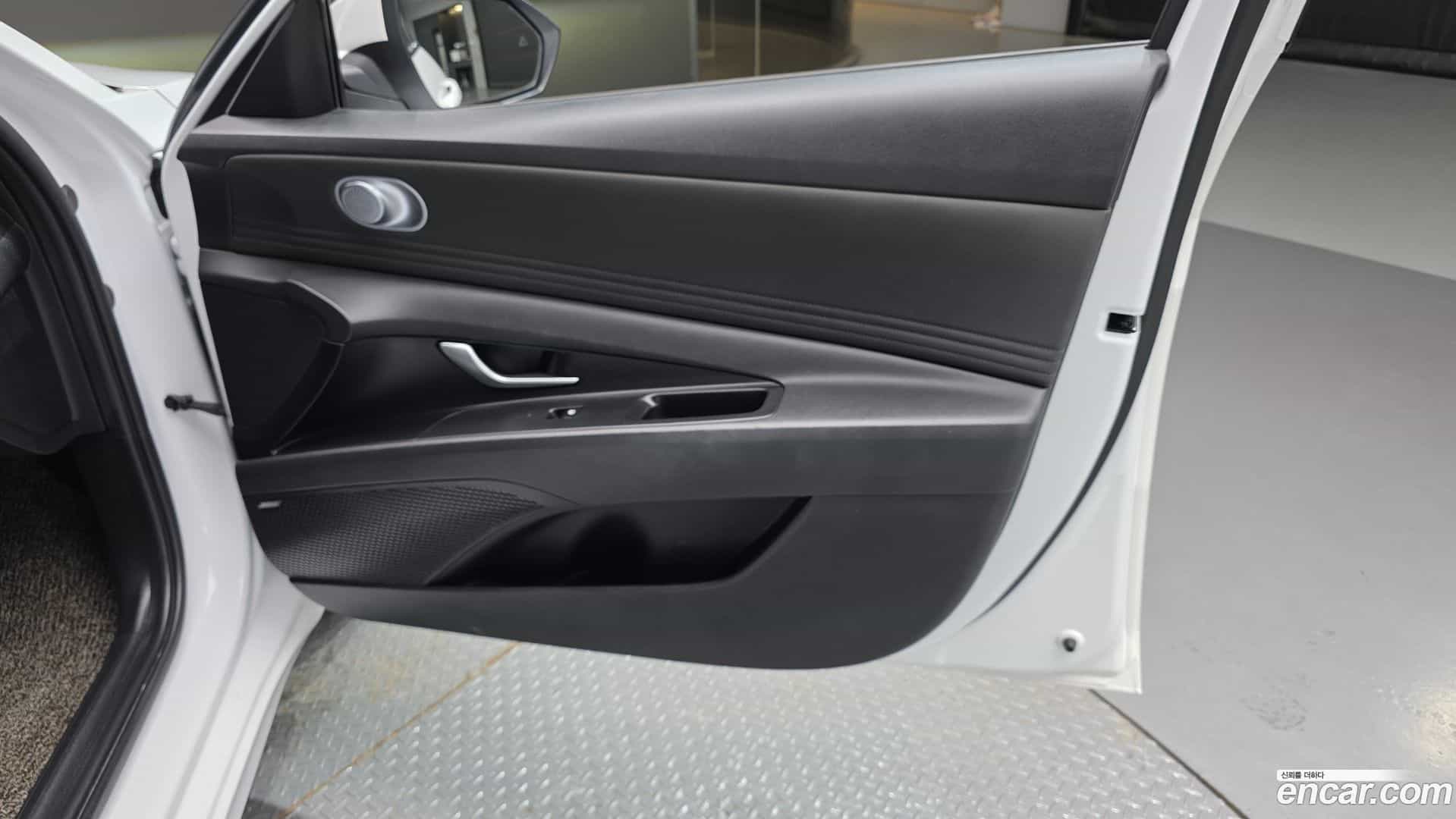 AVANTE Hyundai 2020.5-INNER-035