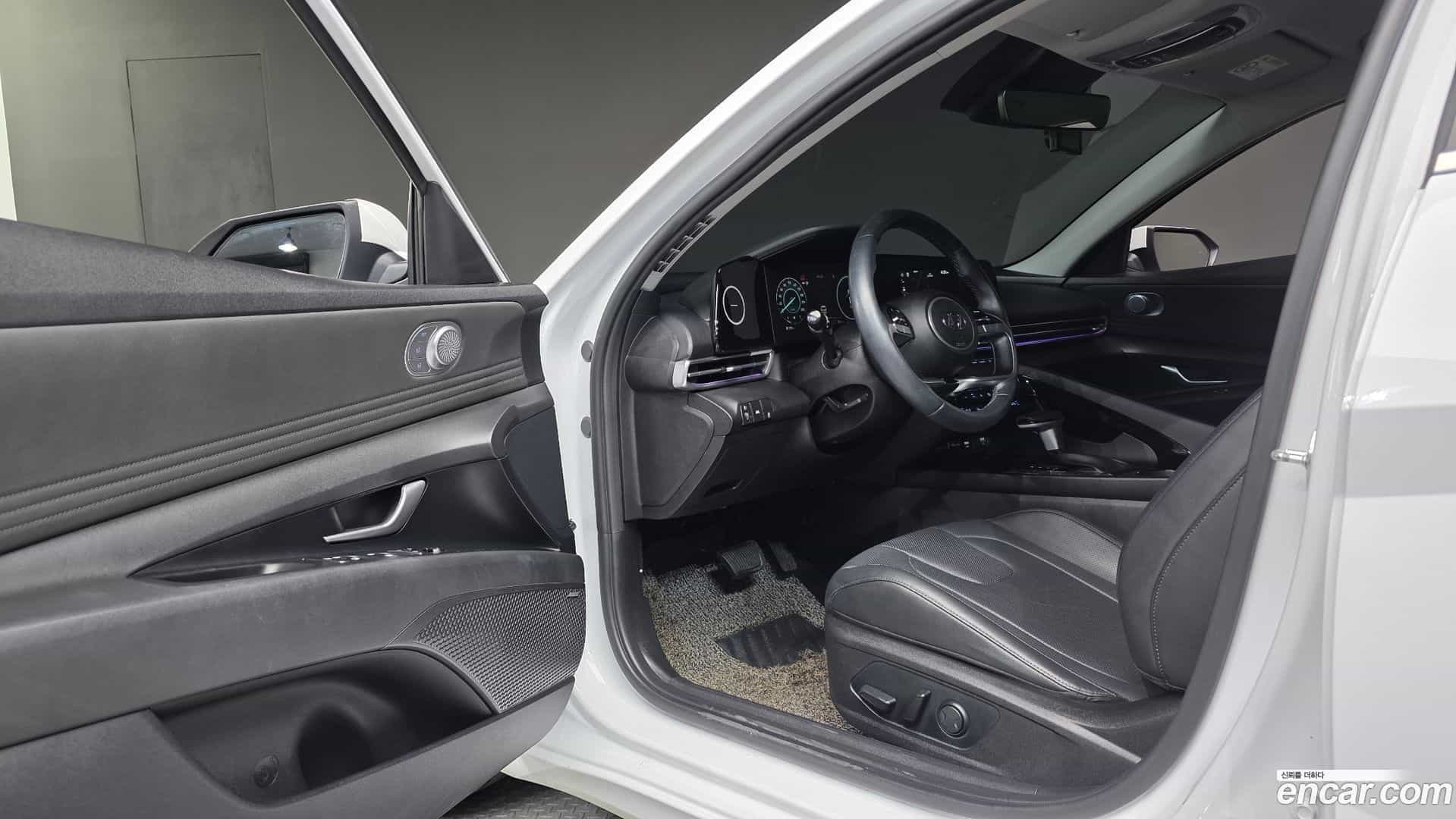 AVANTE Hyundai 2020.5-INNER-036