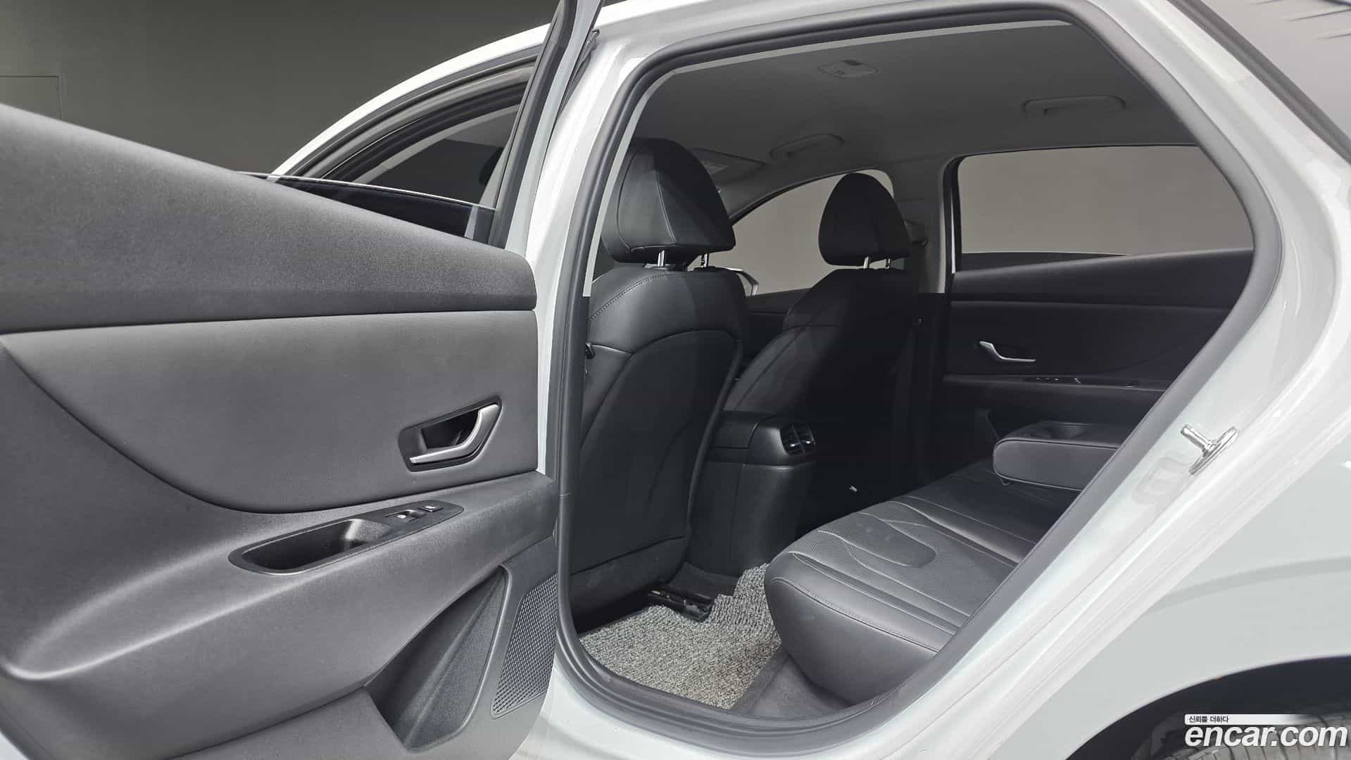 AVANTE Hyundai 2020.5-OPTION-042