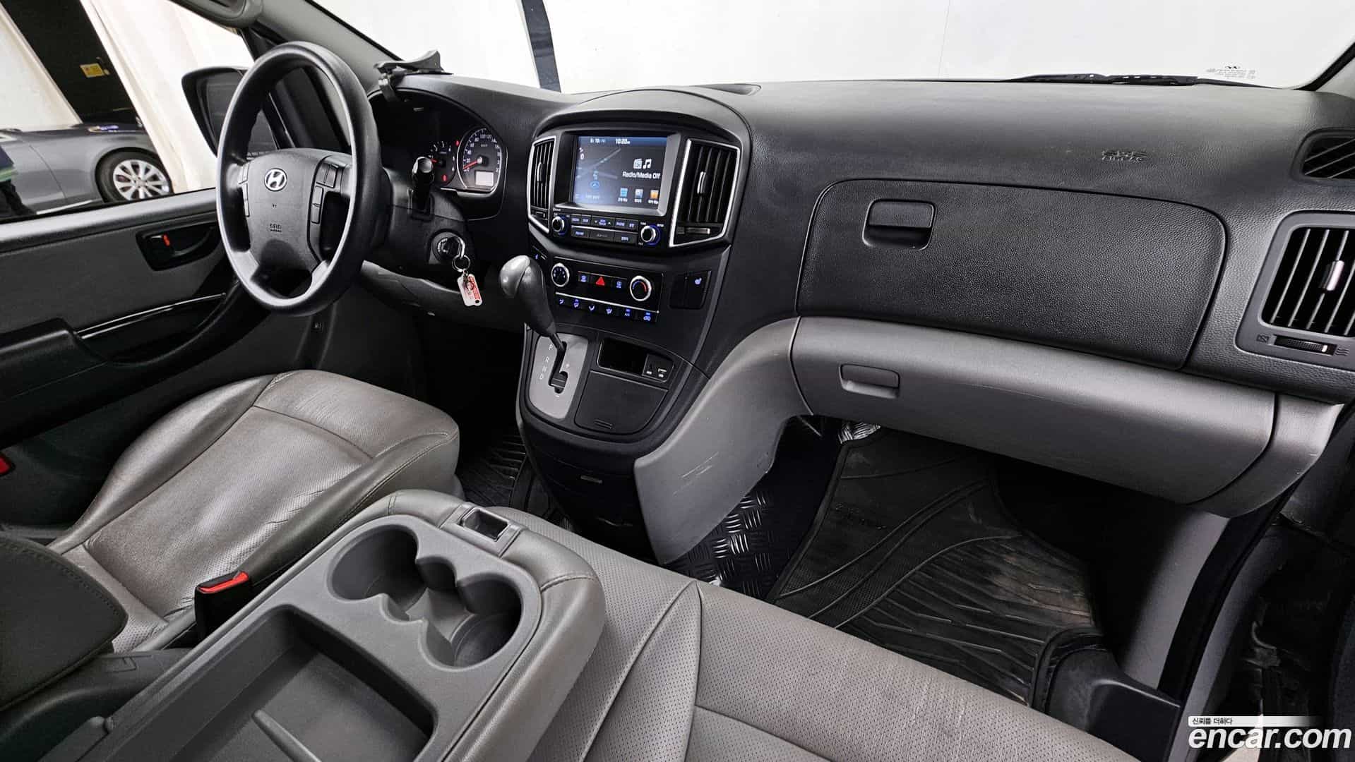 Starex Hyundai 2016.2-INNER-007