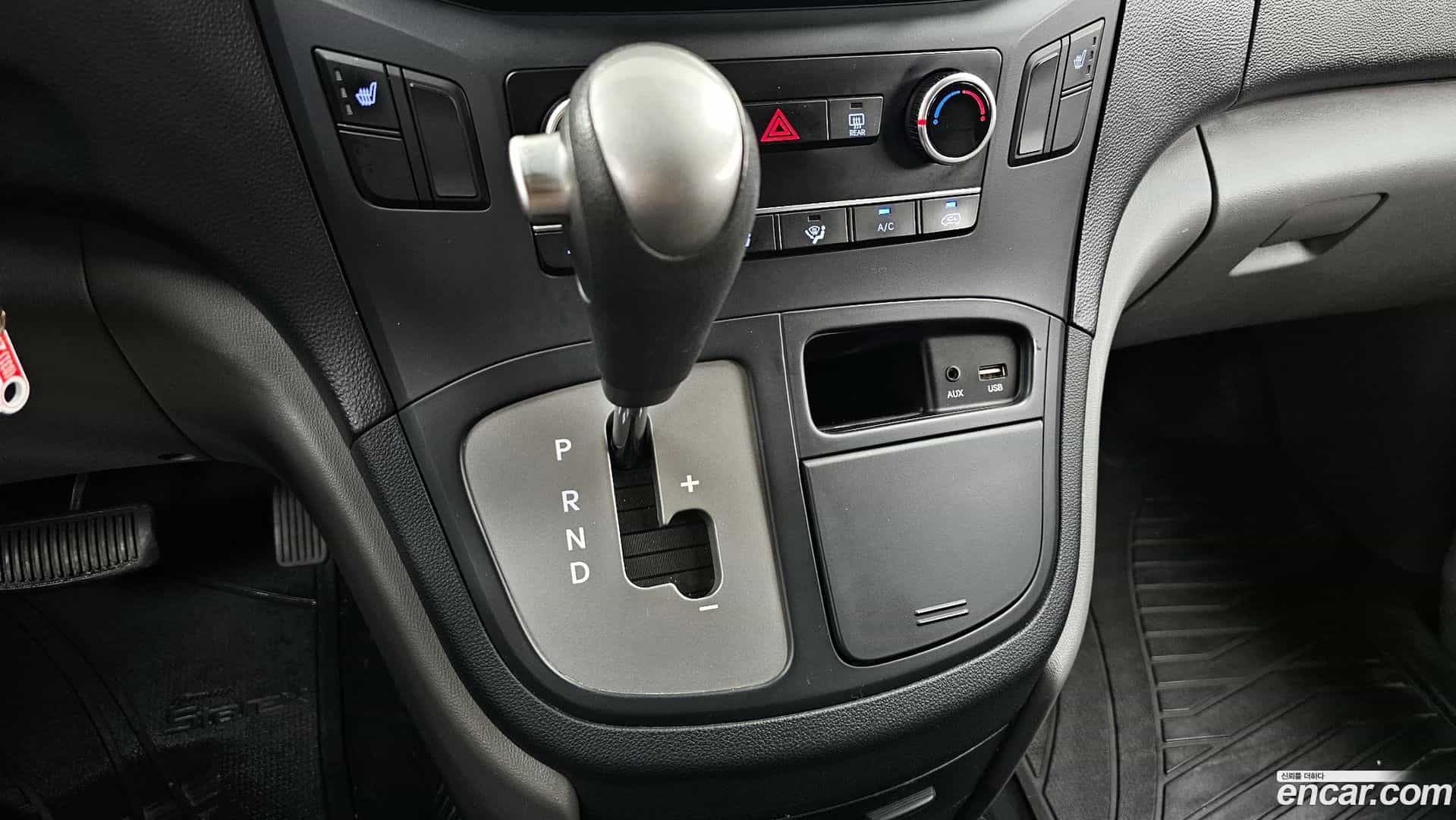 Starex Hyundai 2016.2-INNER-009