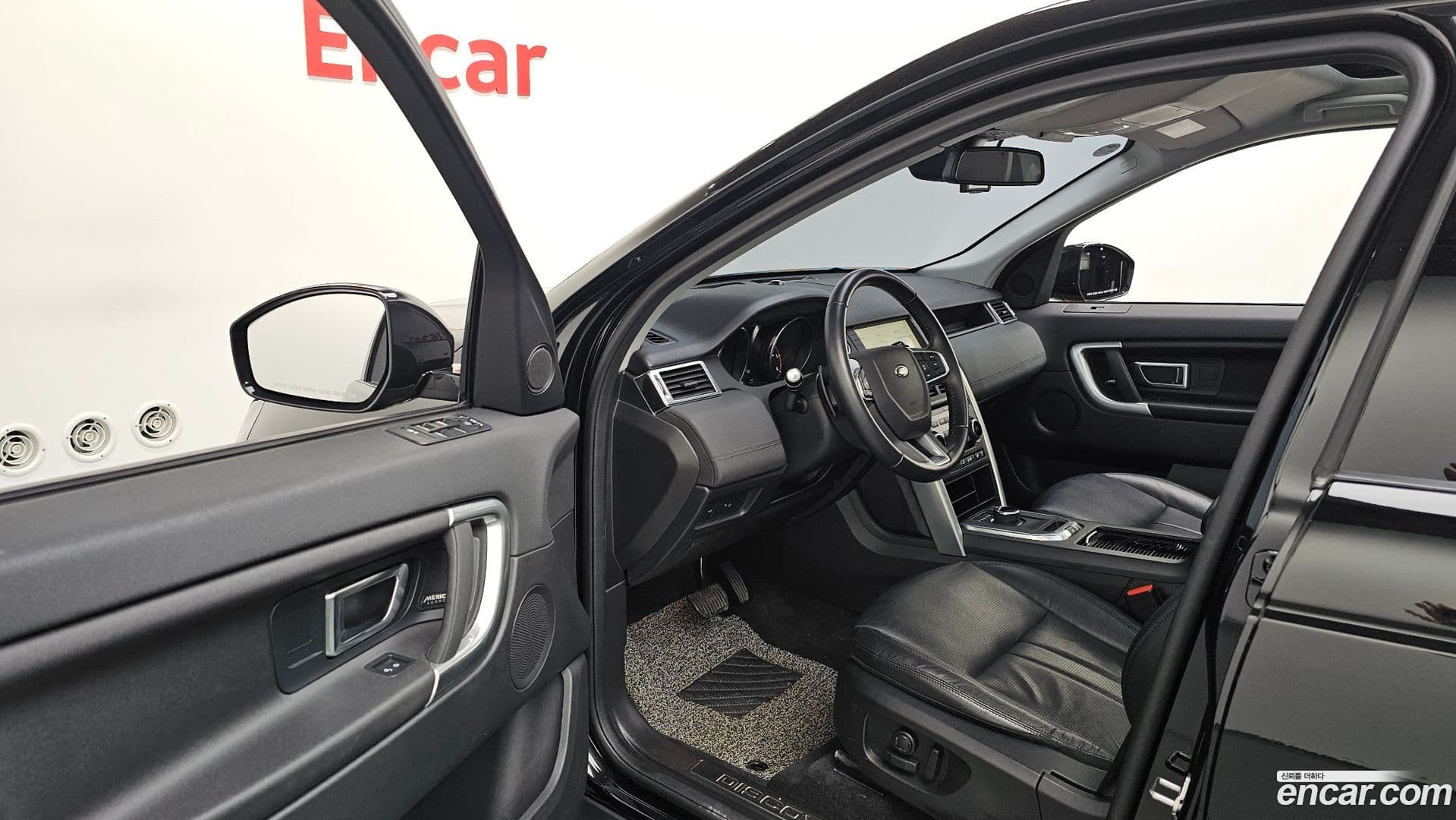 Main__Slider__Photo:Discovery Sport Land Rover 2018.10-9