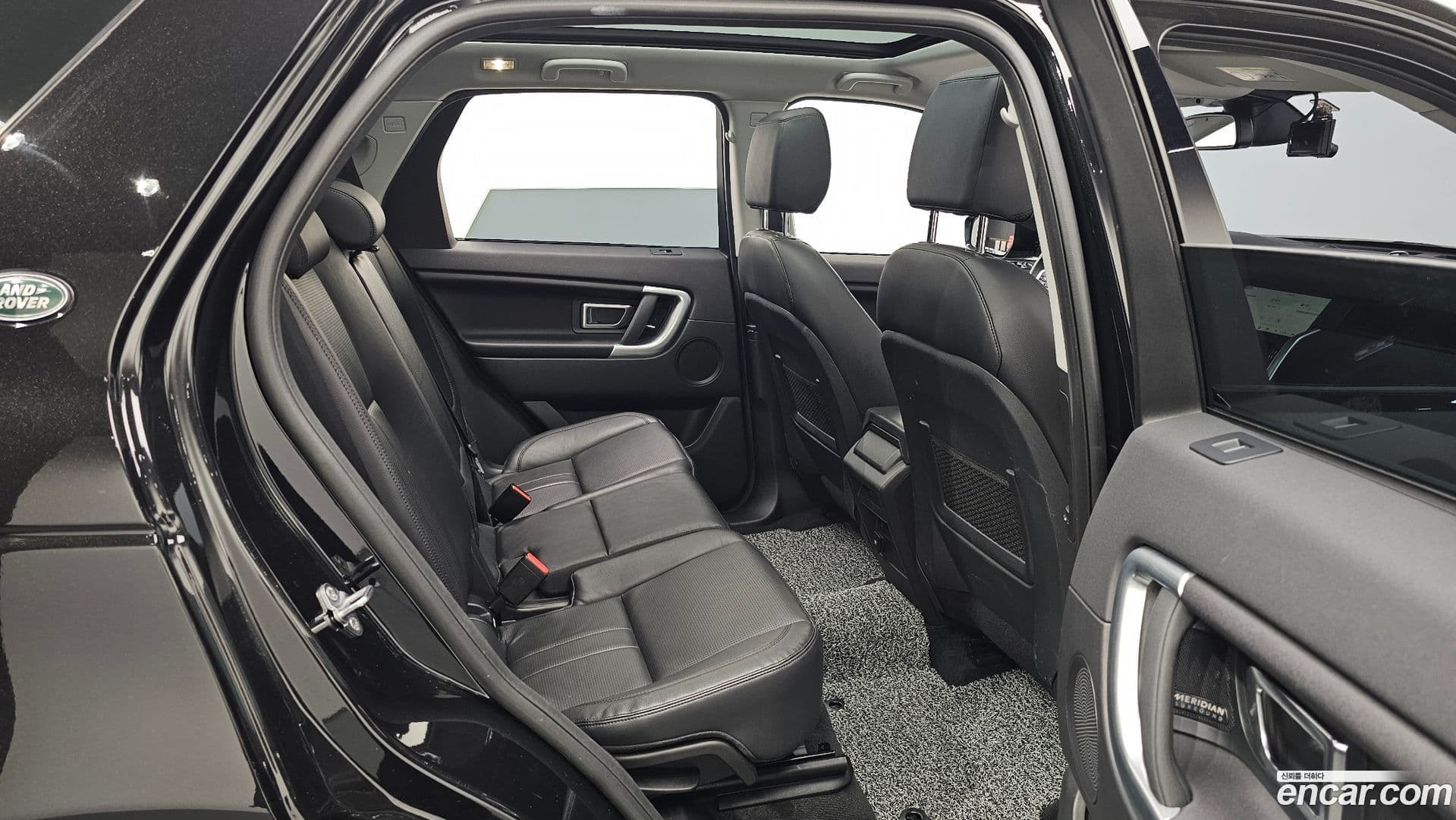 Main__Slider__Photo:Discovery Sport Land Rover 2018.10-11