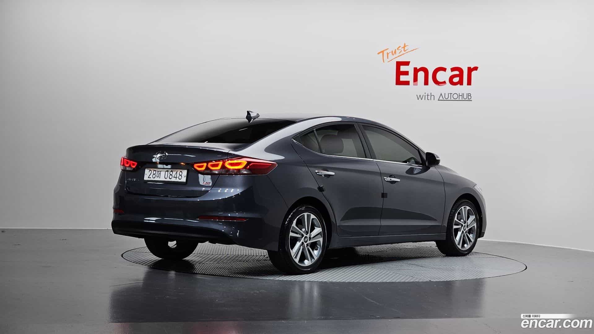 AVANTE Hyundai 2016.5-OUTER-002