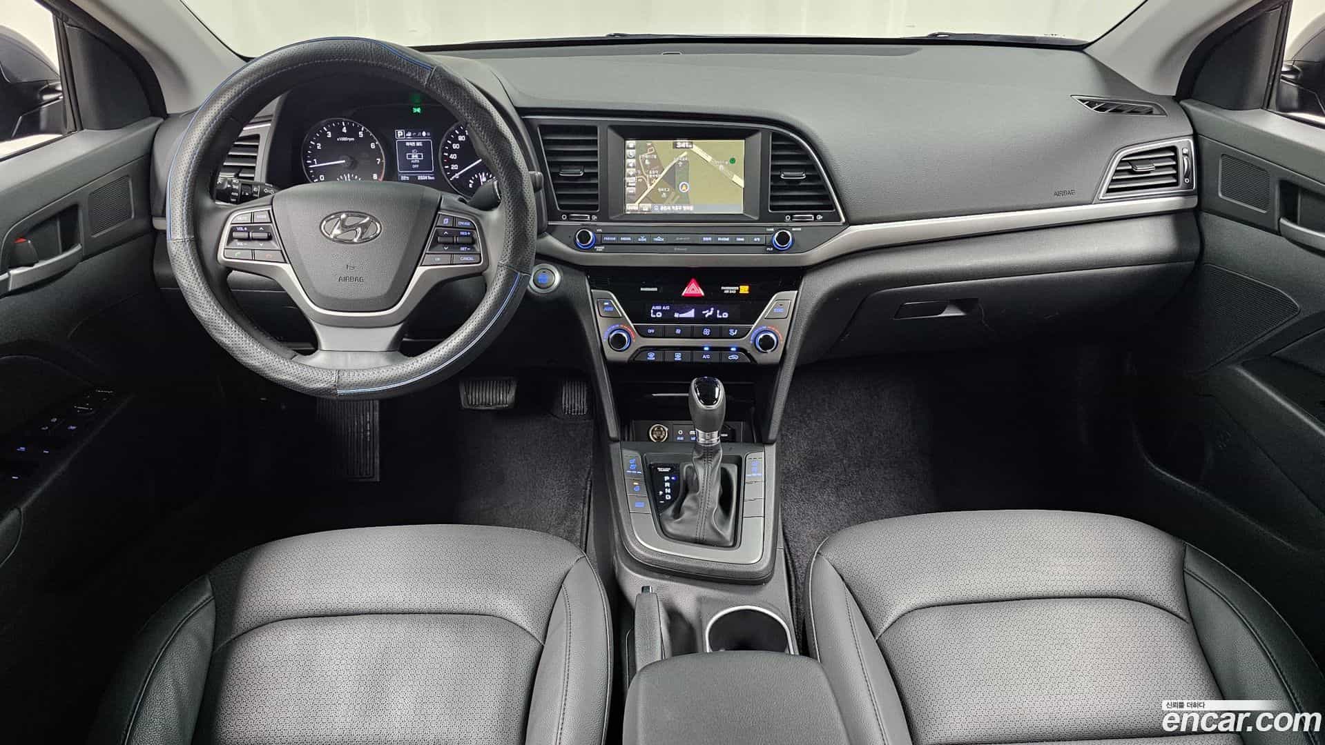 AVANTE Hyundai 2016.5-INNER-007