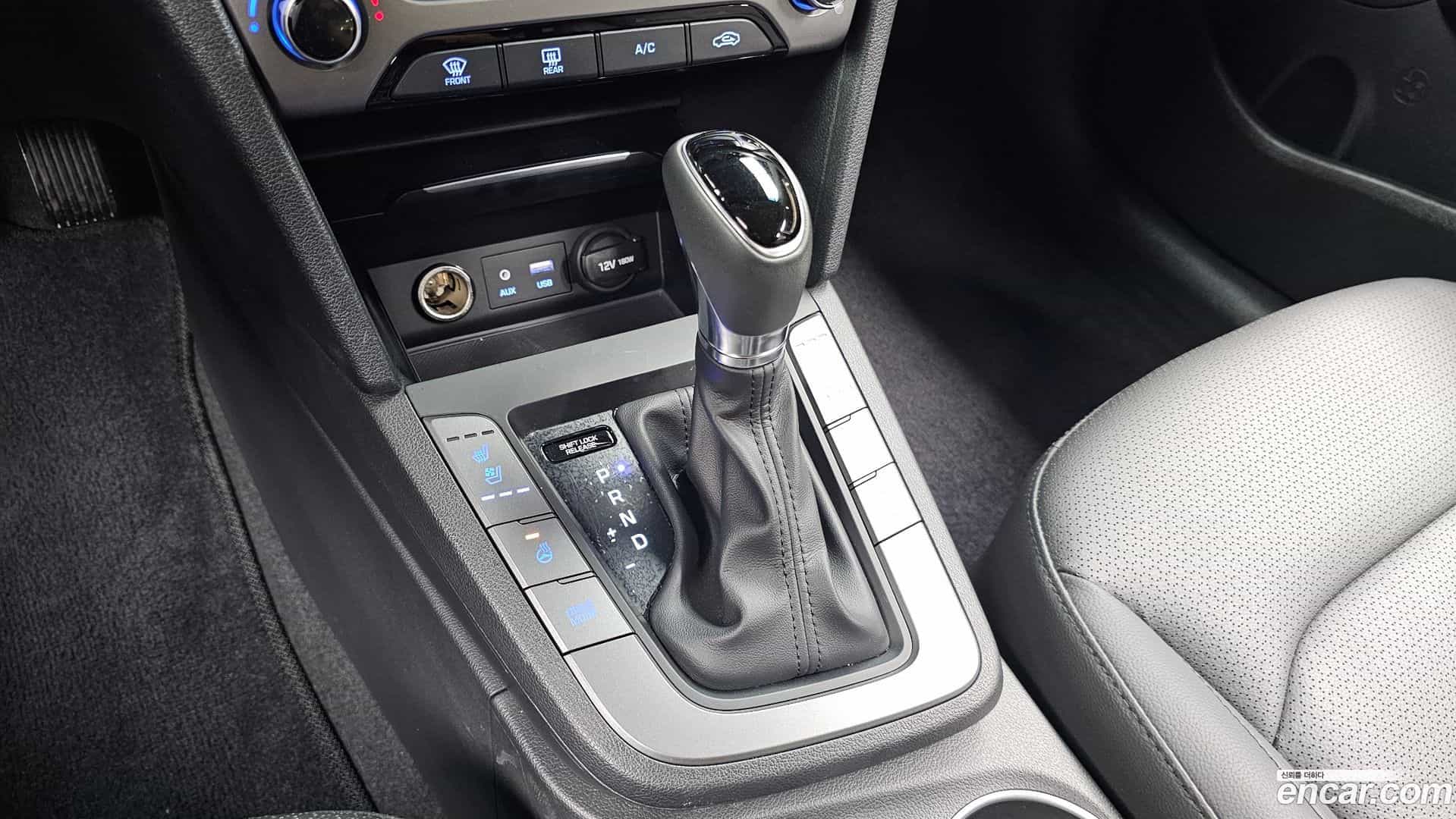 AVANTE Hyundai 2016.5-INNER-009