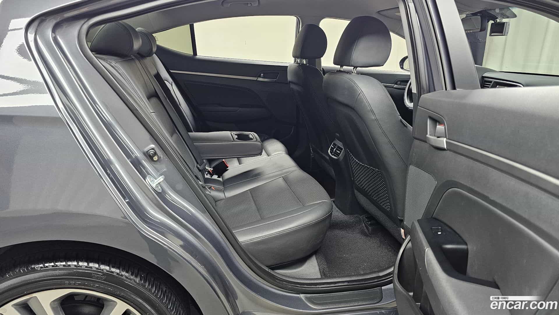 AVANTE Hyundai 2016.5-OPTION-015