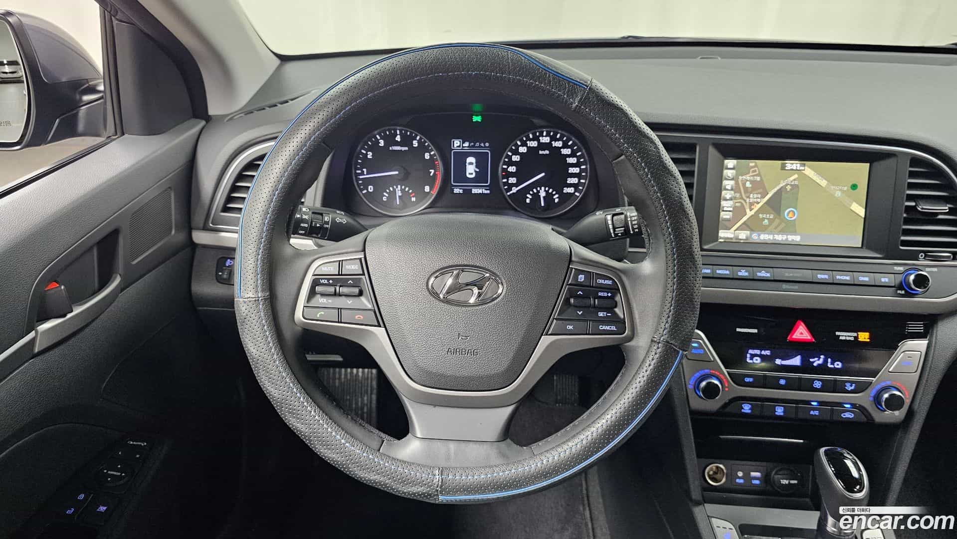 AVANTE Hyundai 2016.5-OPTION-018
