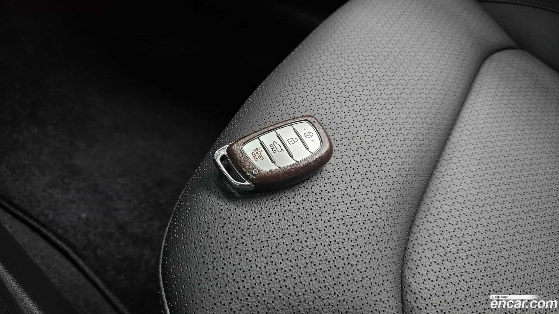 AVANTE Hyundai 2016.5-OPTION-020