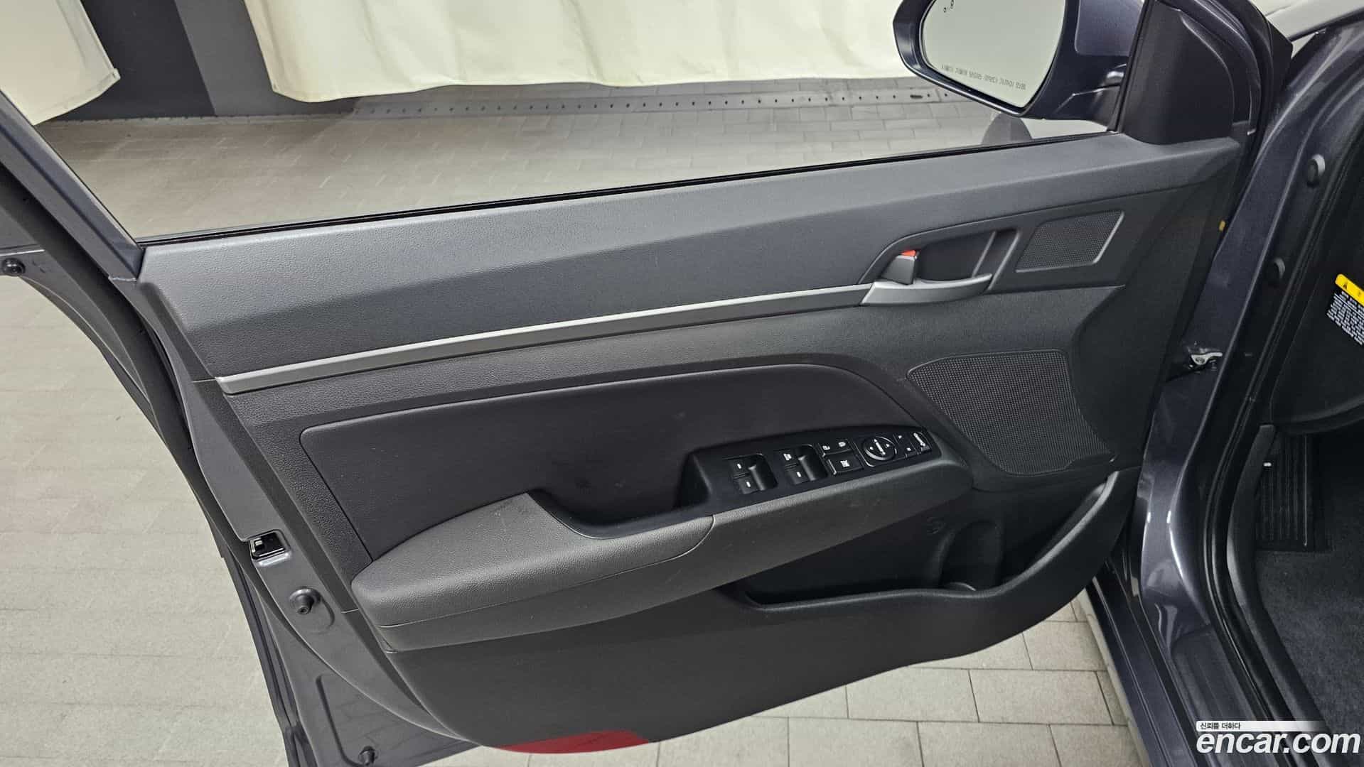 AVANTE Hyundai 2016.5-INNER-034