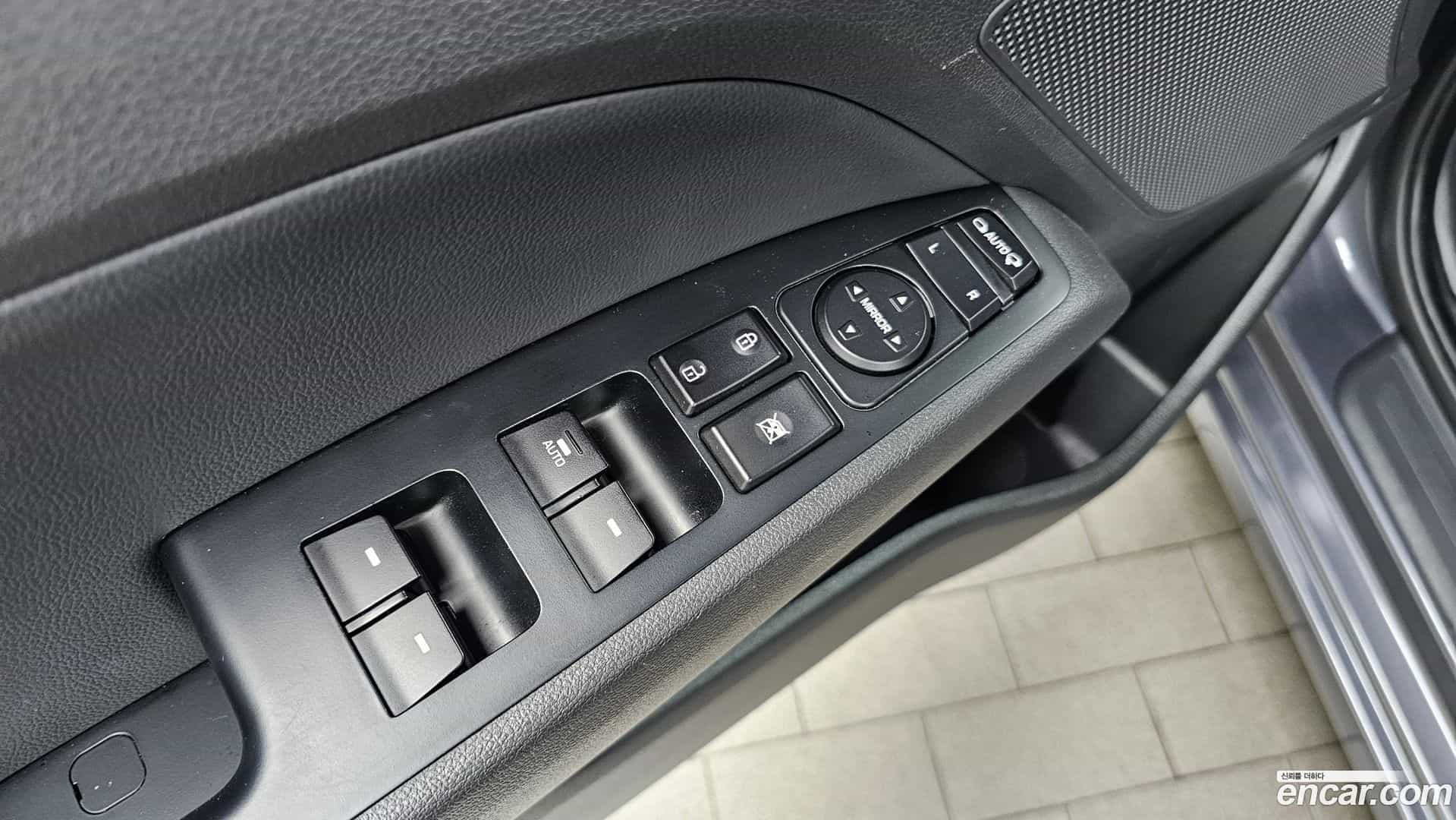 AVANTE Hyundai 2016.5-OPTION-040