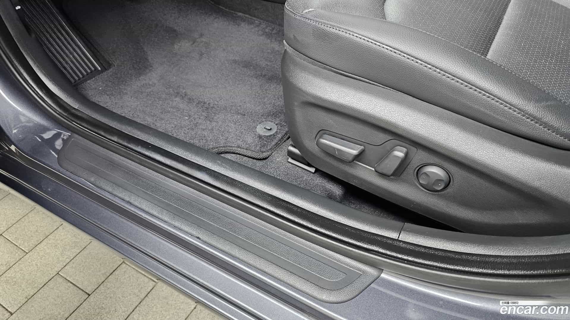 AVANTE Hyundai 2016.5-OPTION-043