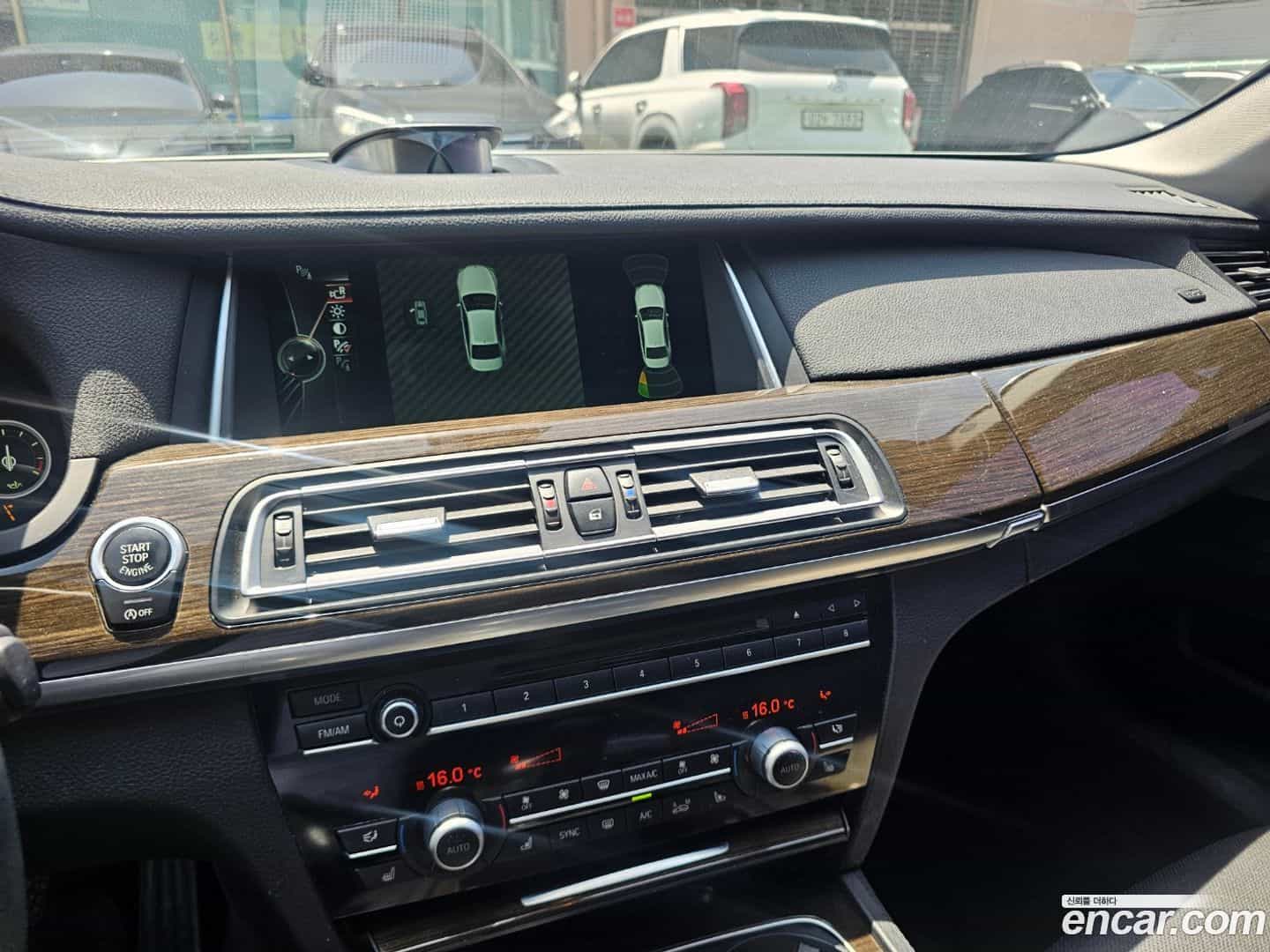7-Series BMW 2014.4-INNER-010