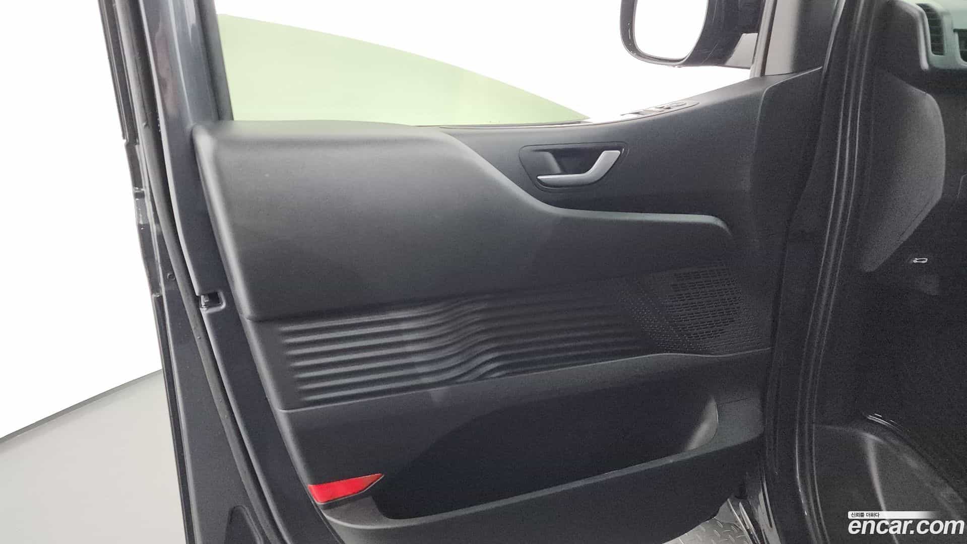 Staria Hyundai 2023.1-INNER-035