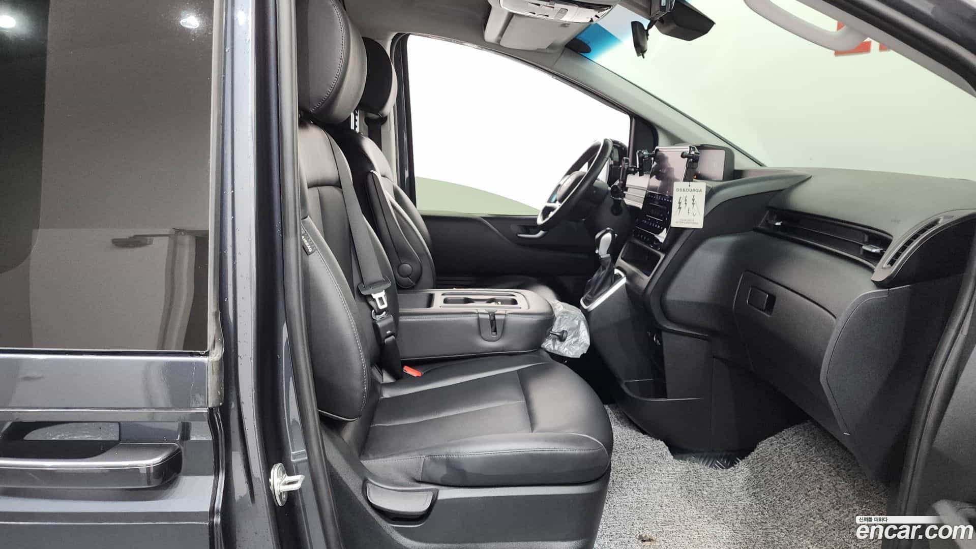 Staria Hyundai 2023.1-INNER-036