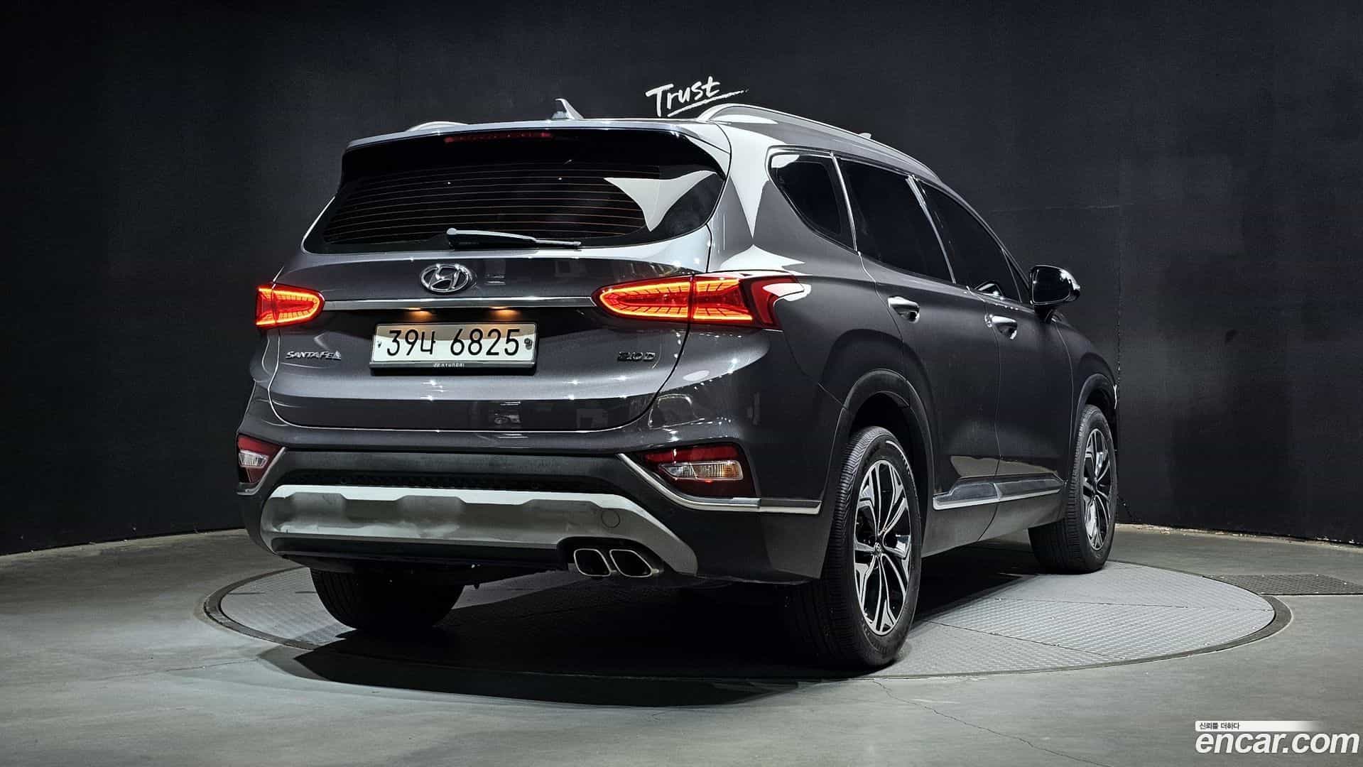 Santafe Hyundai 2018.2-OUTER-002
