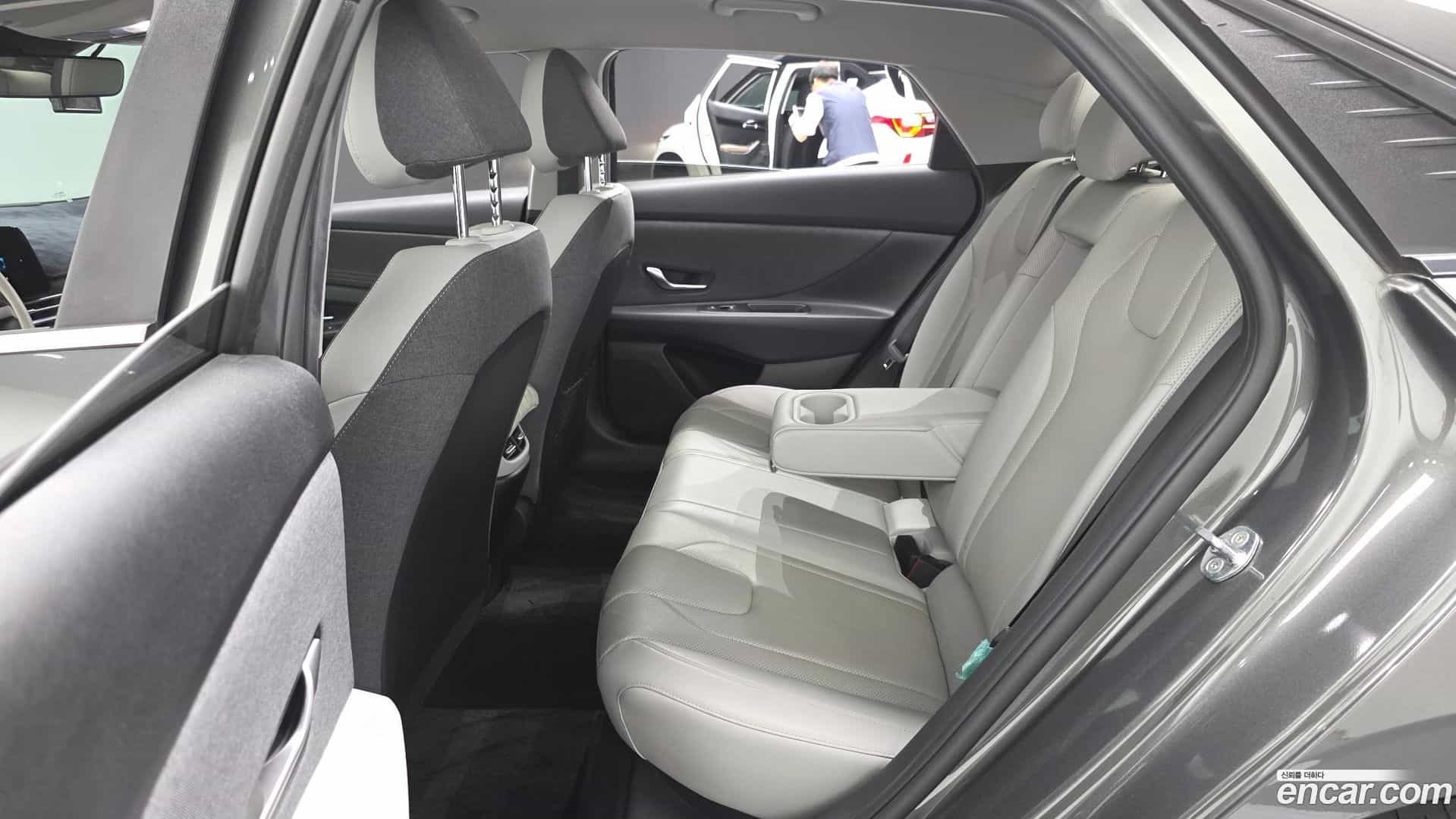AVANTE Hyundai 2021.6-OPTION-015