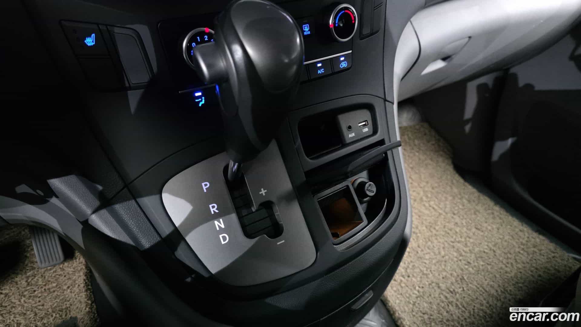 Starex Hyundai 2018.2-INNER-009