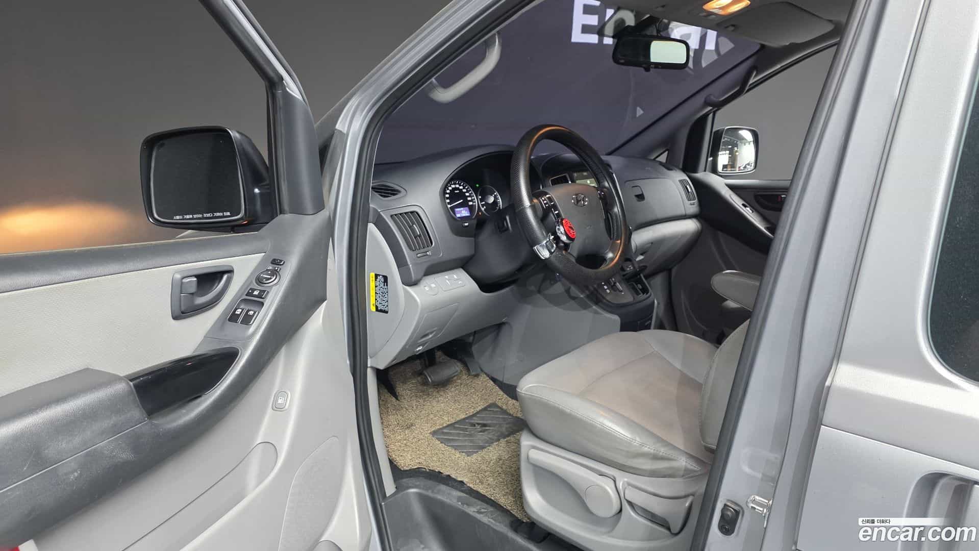 Starex Hyundai 2018.2-INNER-010