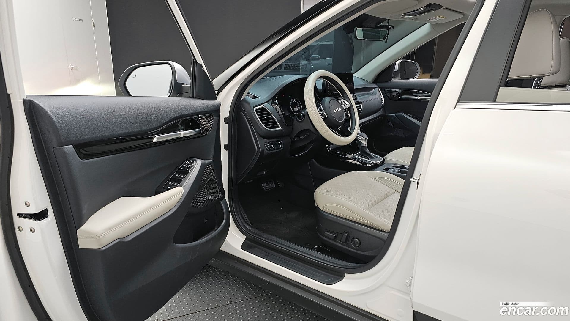 Main__Slider__Photo:Seltos Kia 2022.5-9