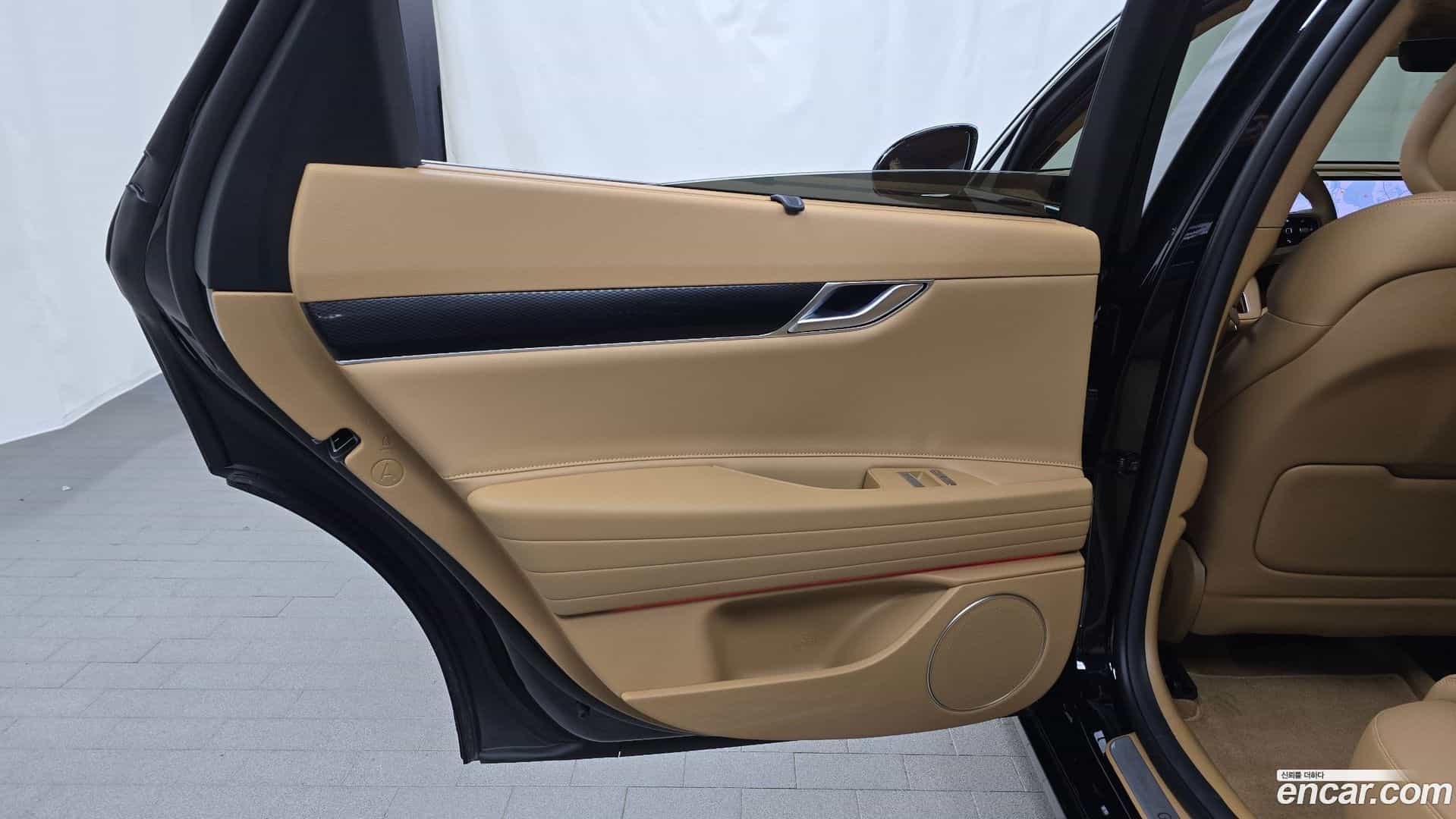 G80 Genesis 2025.8-INNER-035