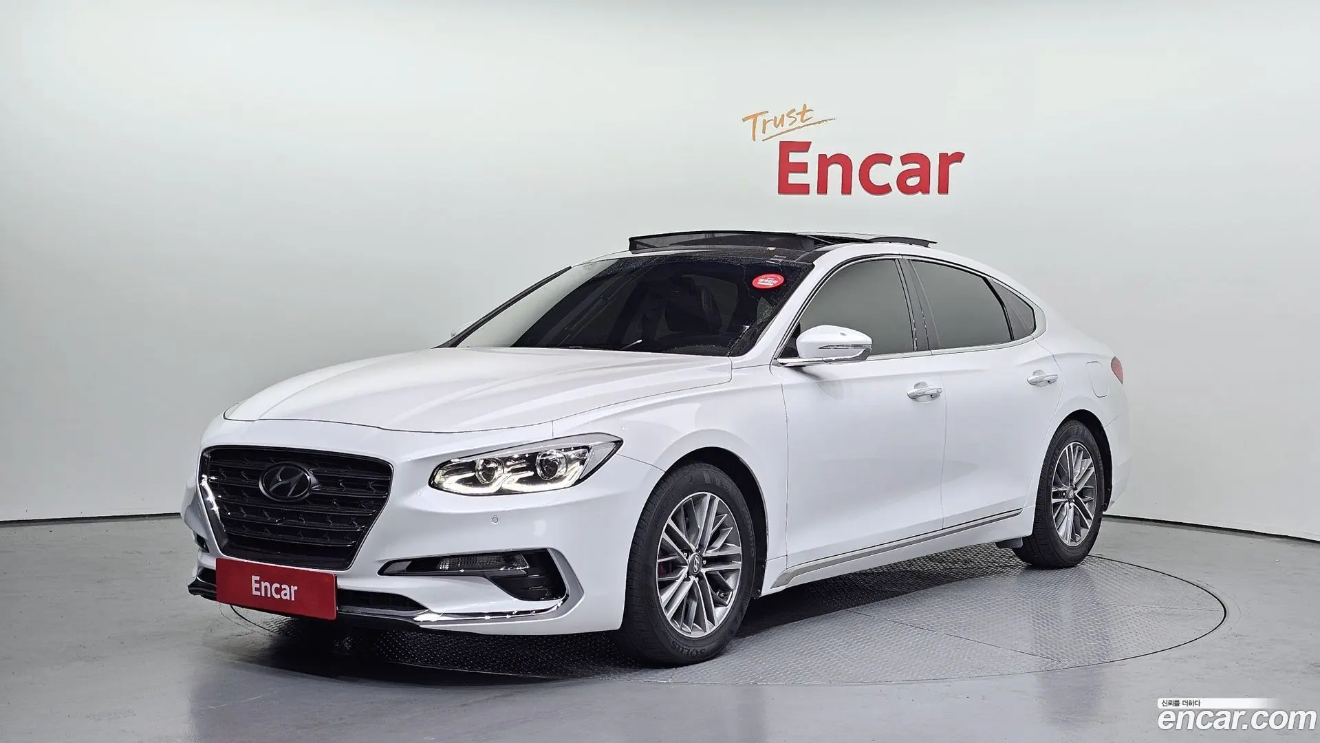 Main__Slider__Photo:Grandeur Hyundai 2018.1-0