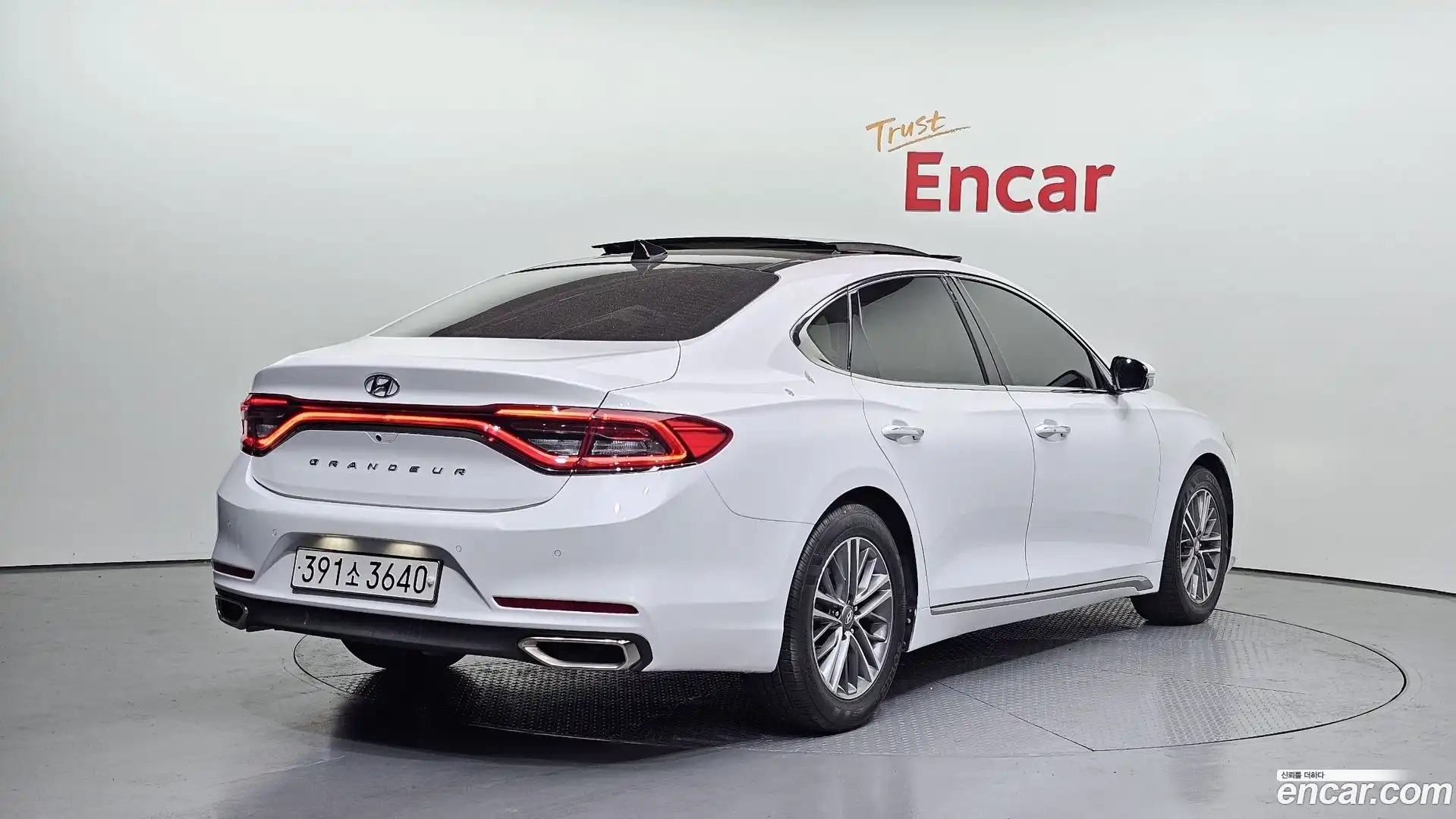Grandeur Hyundai 2018.1-OUTER-002