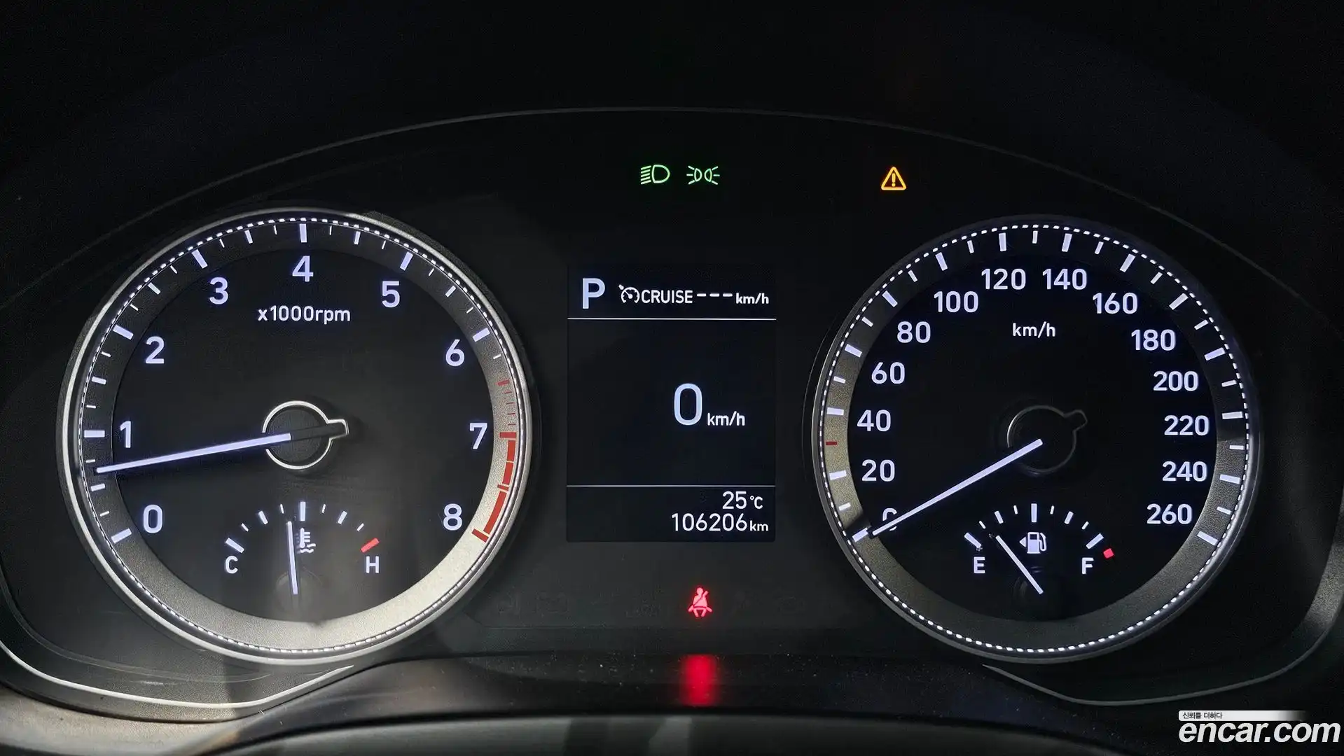 Grandeur Hyundai 2018.1-INNER-008
