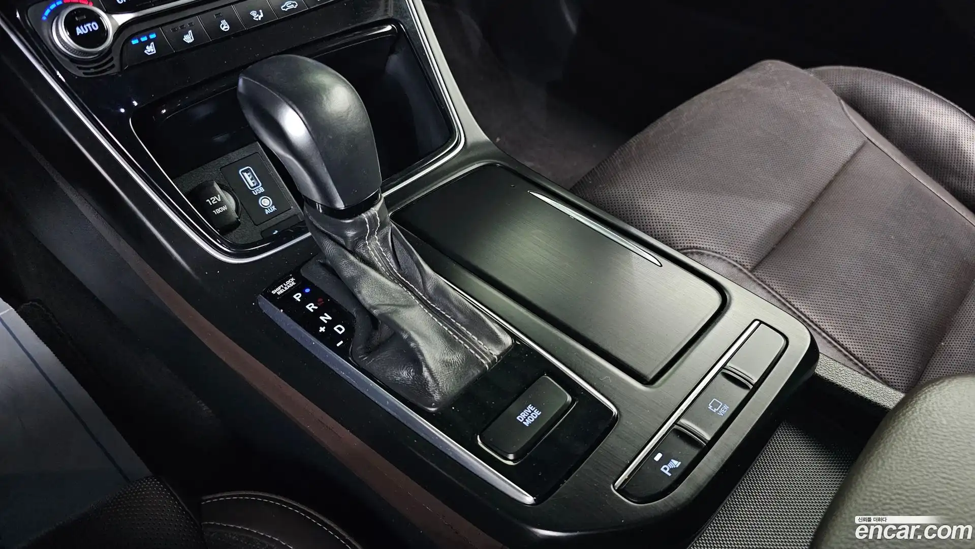 Grandeur Hyundai 2018.1-INNER-009