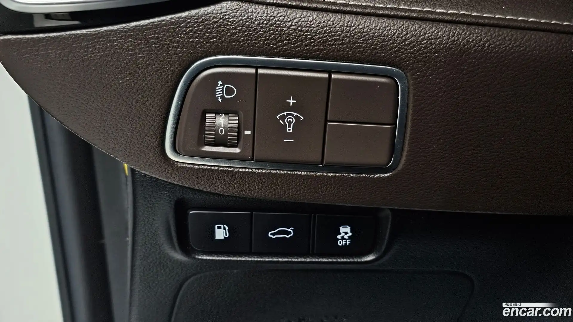 Grandeur Hyundai 2018.1-OPTION-017