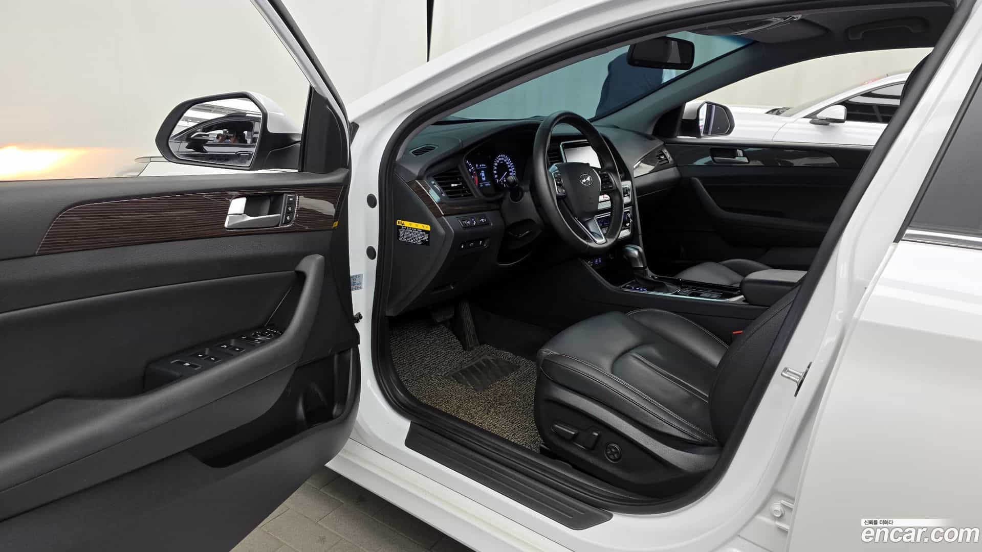 Sonata Hyundai 2019.2-INNER-010