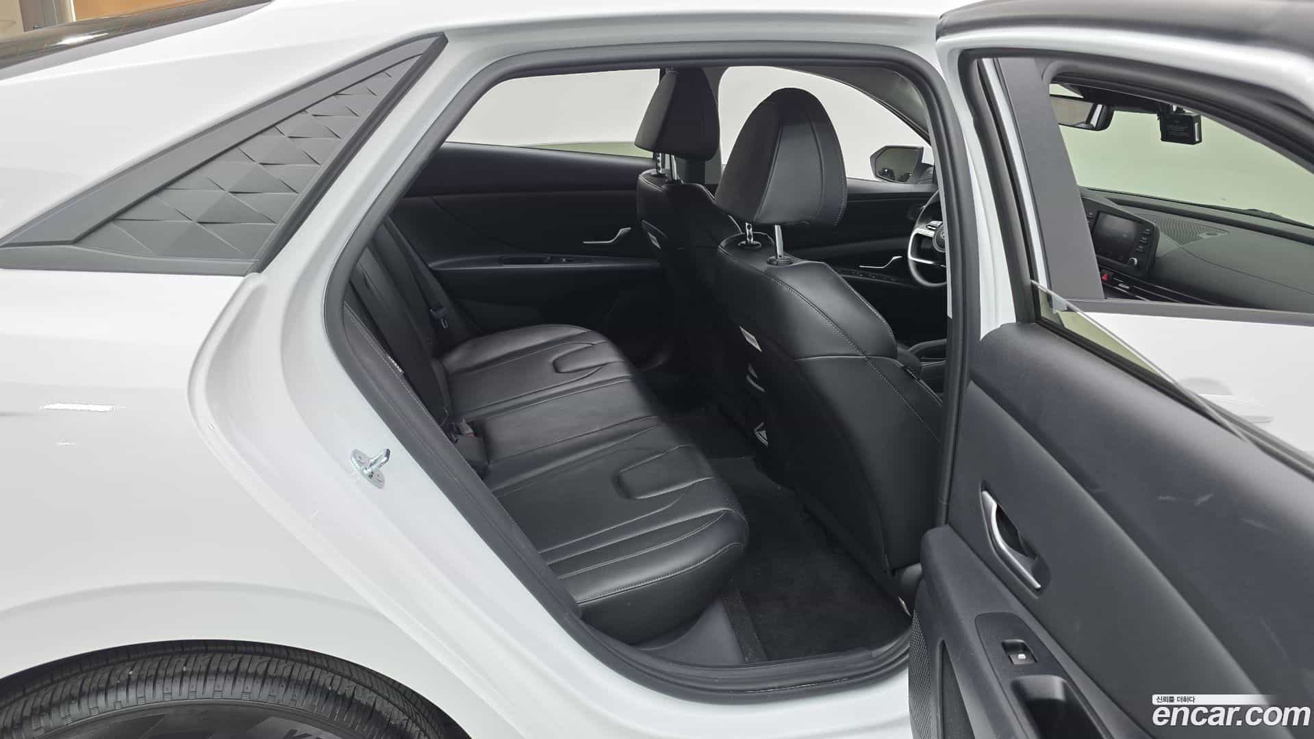 AVANTE Hyundai 2025.3-OPTION-015