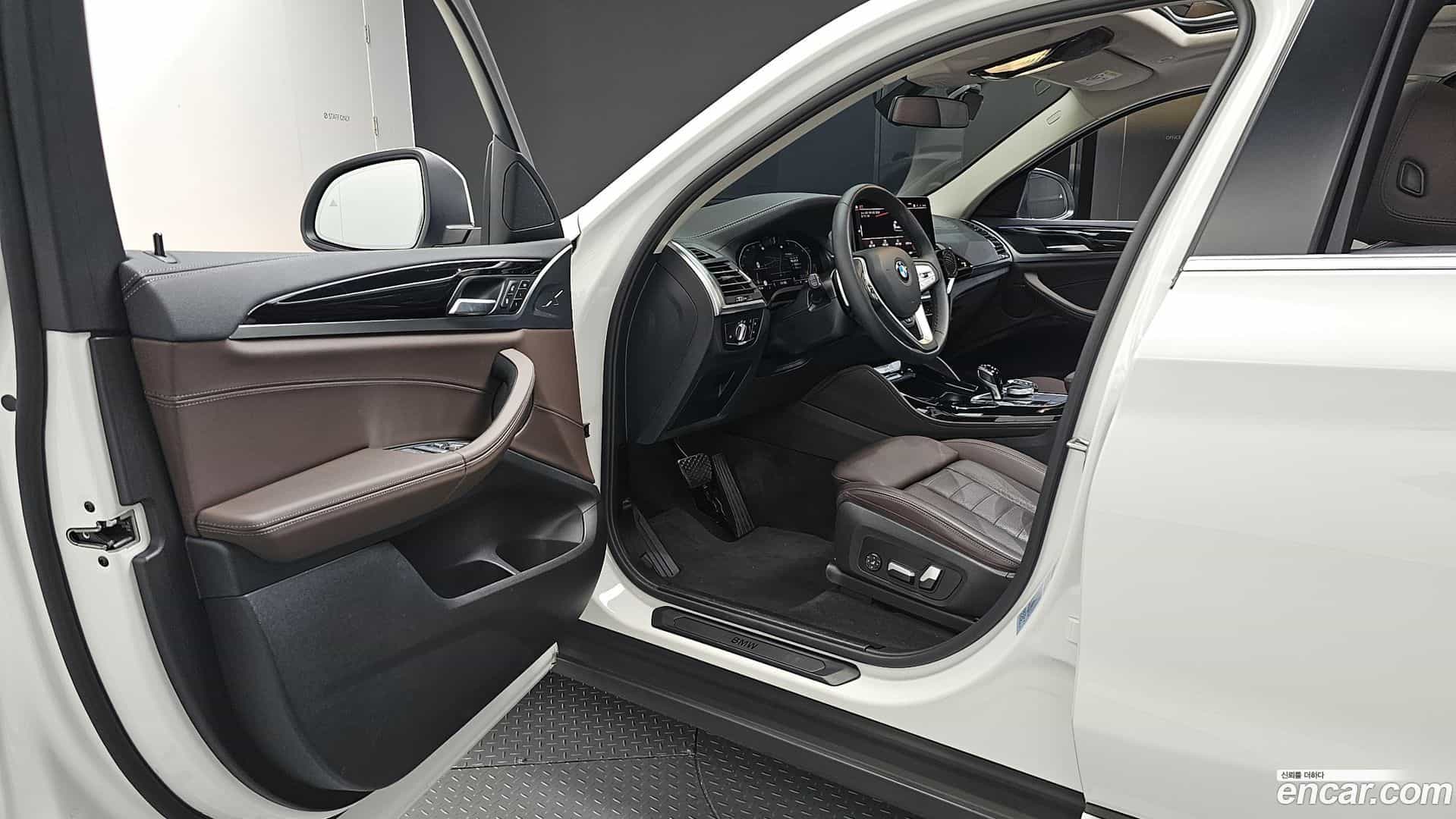 X4 BMW 2023.0-INNER-010