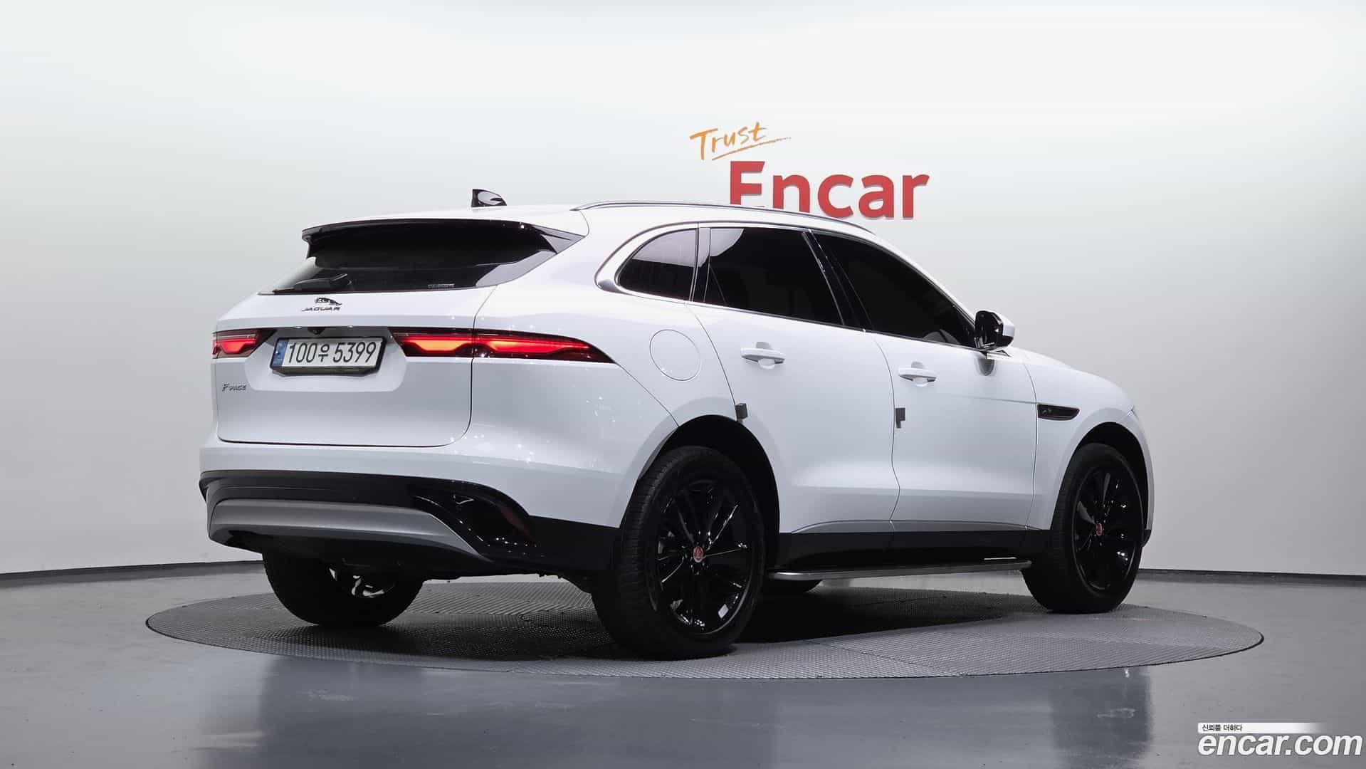 F-PACE Jaguar 2022.1-OUTER-002