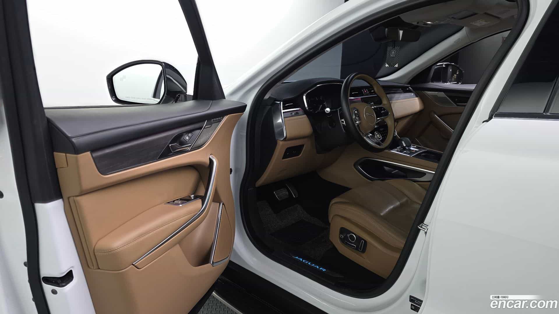 F-PACE Jaguar 2022.1-INNER-010