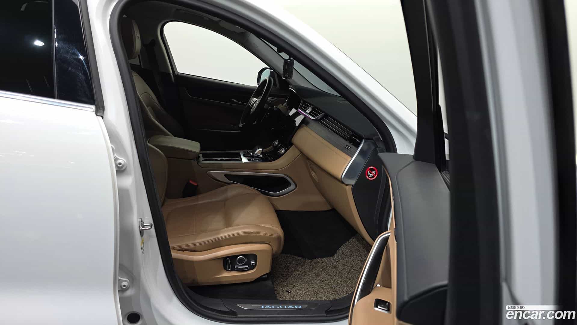 F-PACE Jaguar 2022.1-OPTION-015