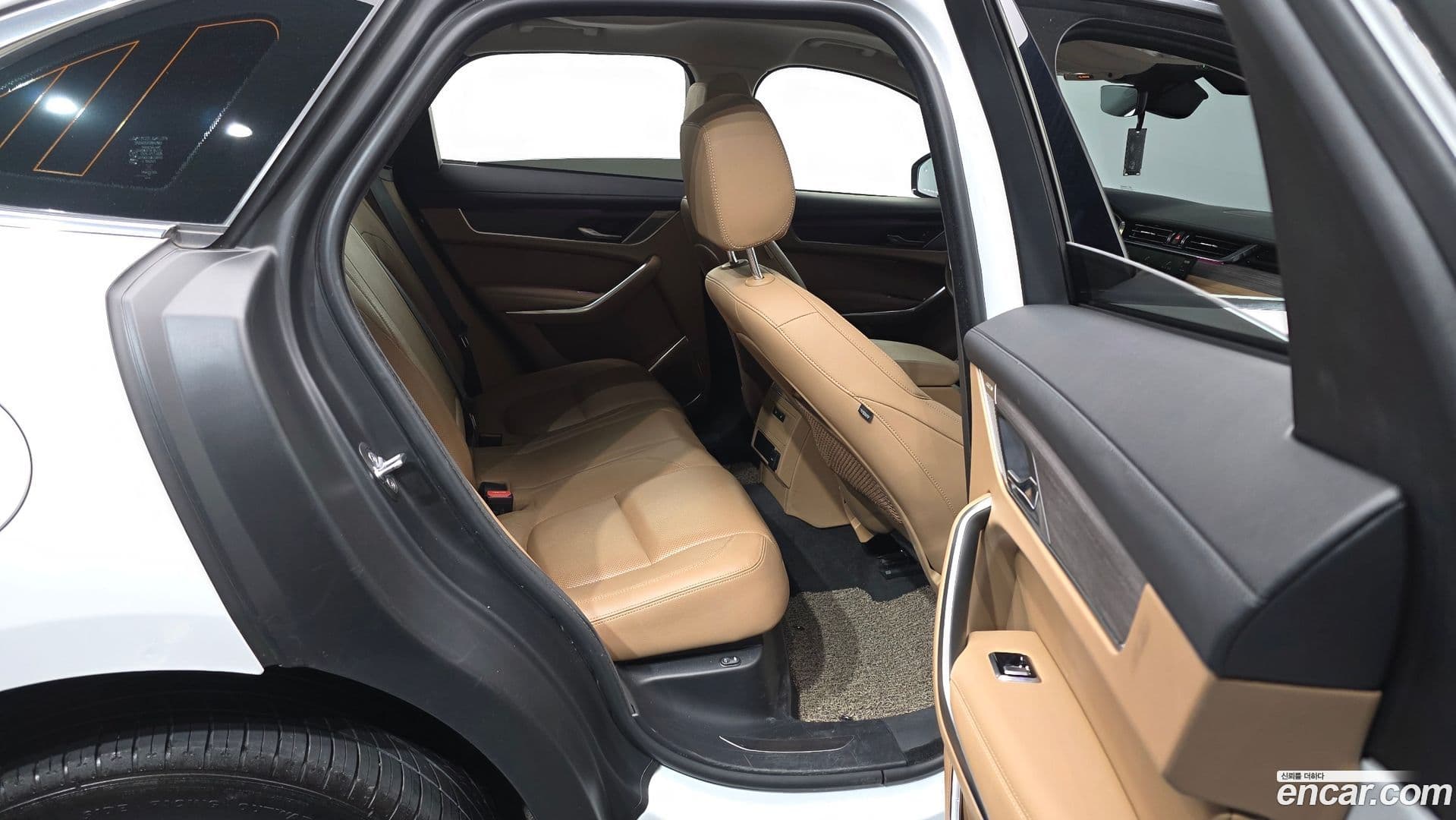 Main__Slider__Photo:F-PACE Jaguar 2022.1-11