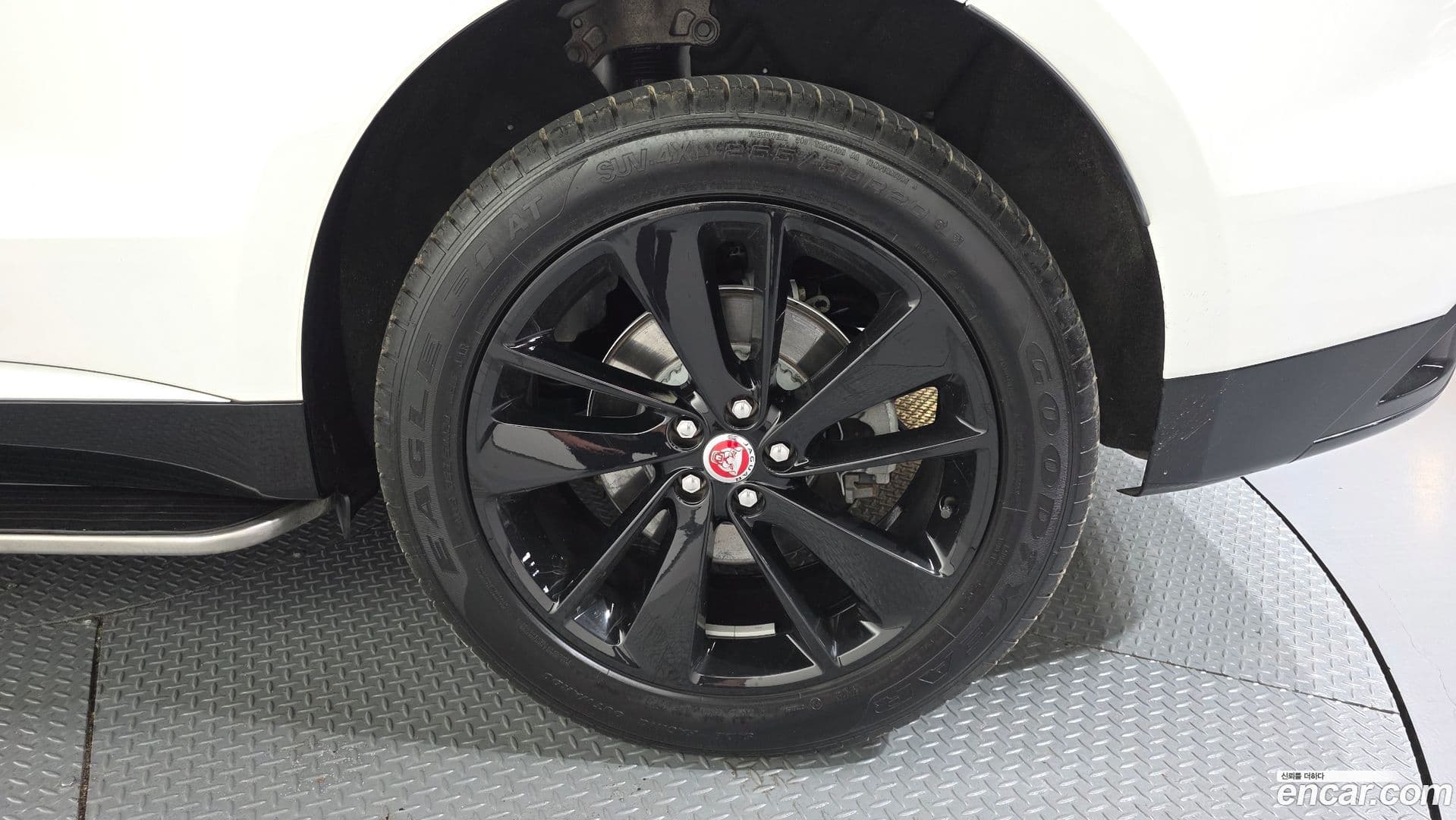 Main__Slider__Photo:F-PACE Jaguar 2022.1-20