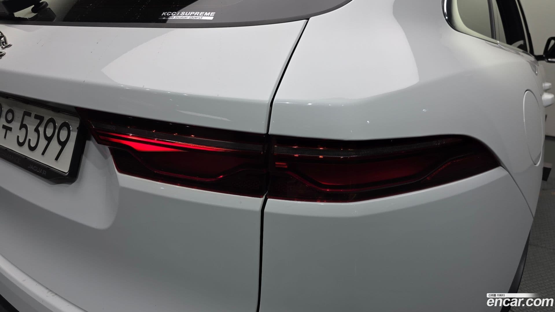 Main__Slider__Photo:F-PACE Jaguar 2022.1-22