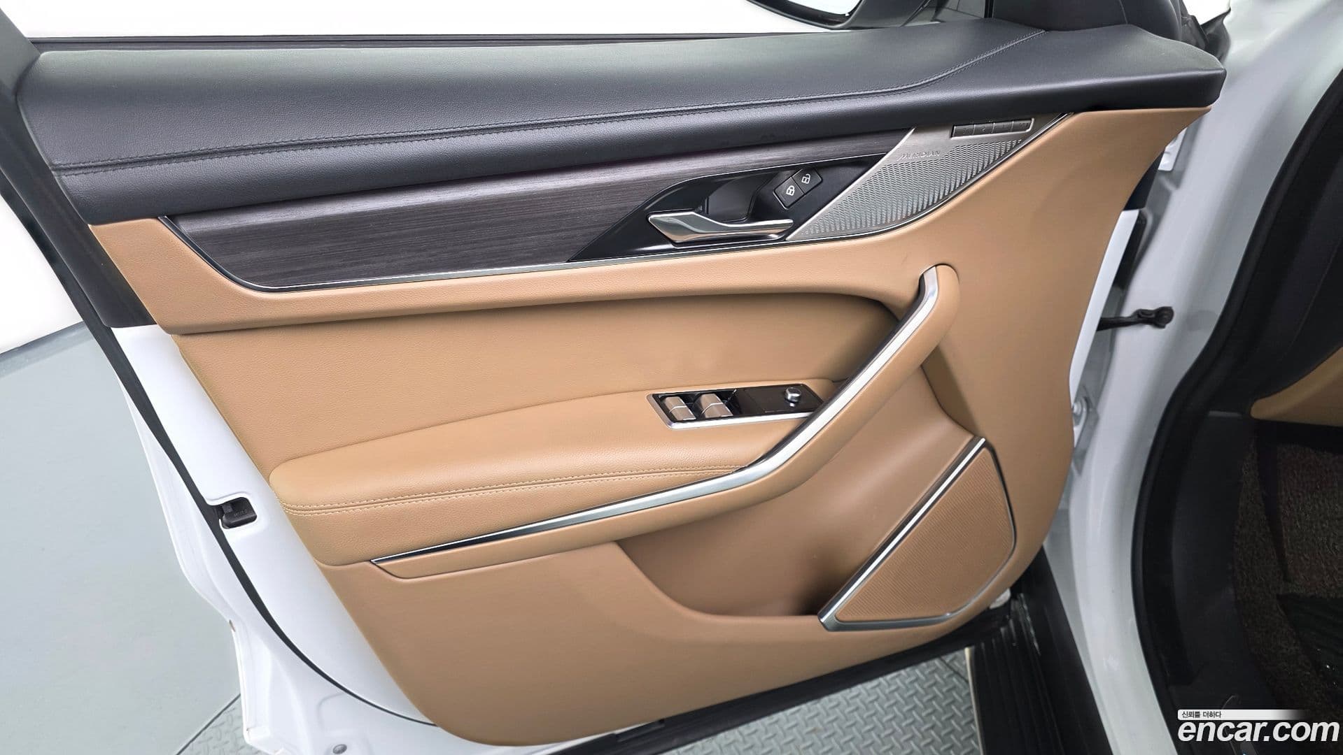 Main__Slider__Photo:F-PACE Jaguar 2022.1-23