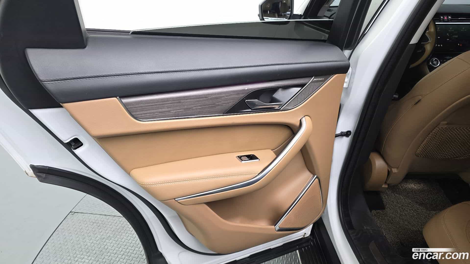 F-PACE Jaguar 2022.1-INNER-035