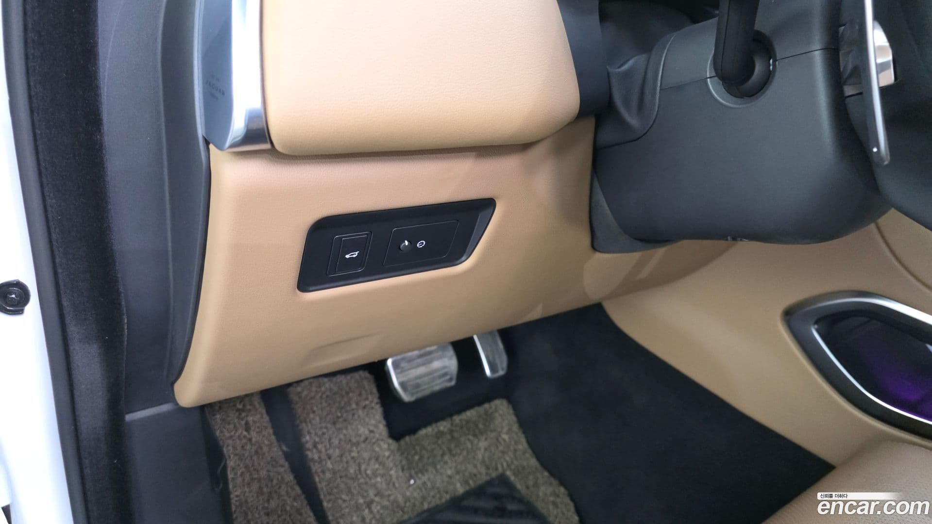 Main__Slider__Photo:F-PACE Jaguar 2022.1-27