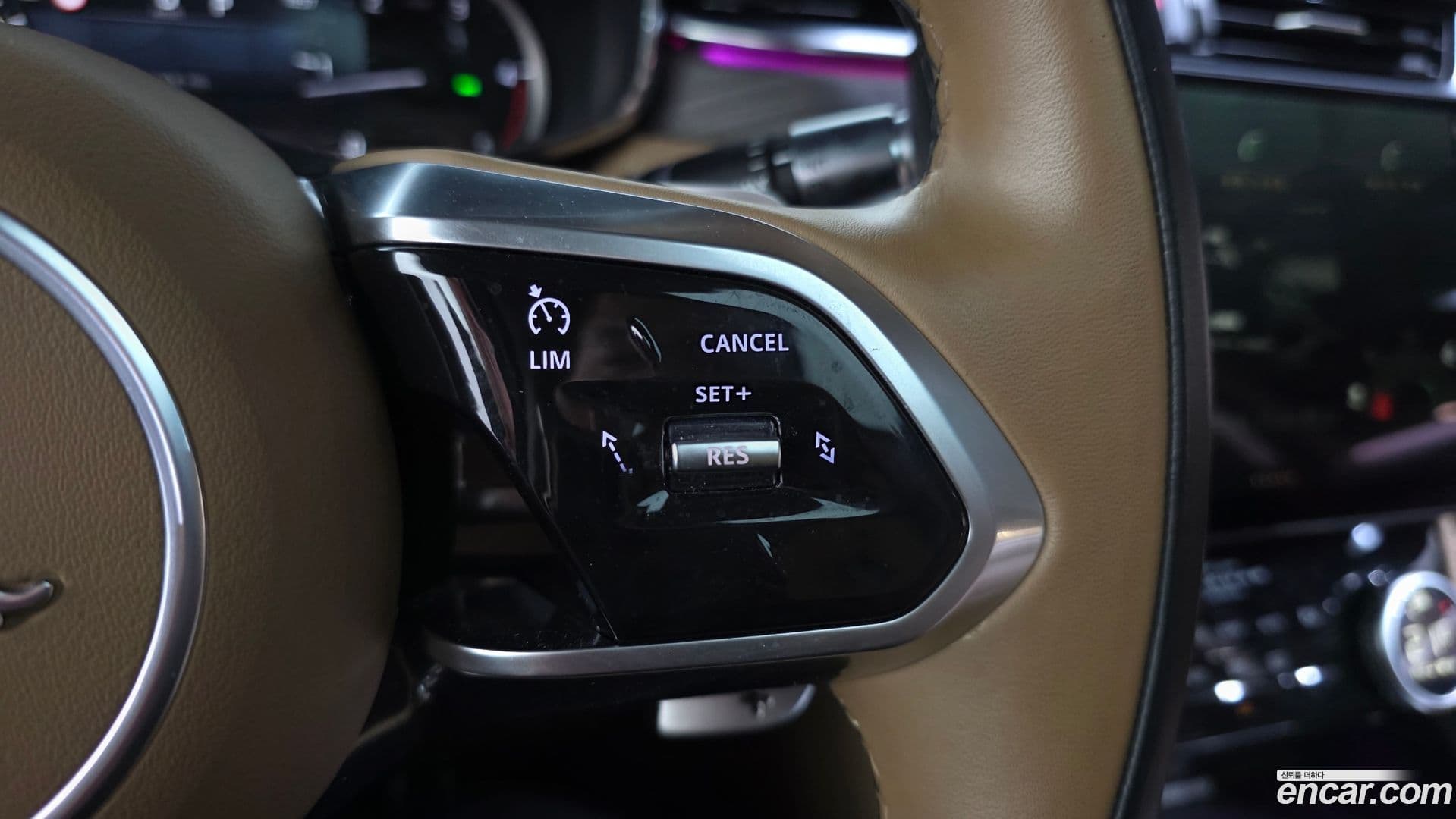 Main__Slider__Photo:F-PACE Jaguar 2022.1-29